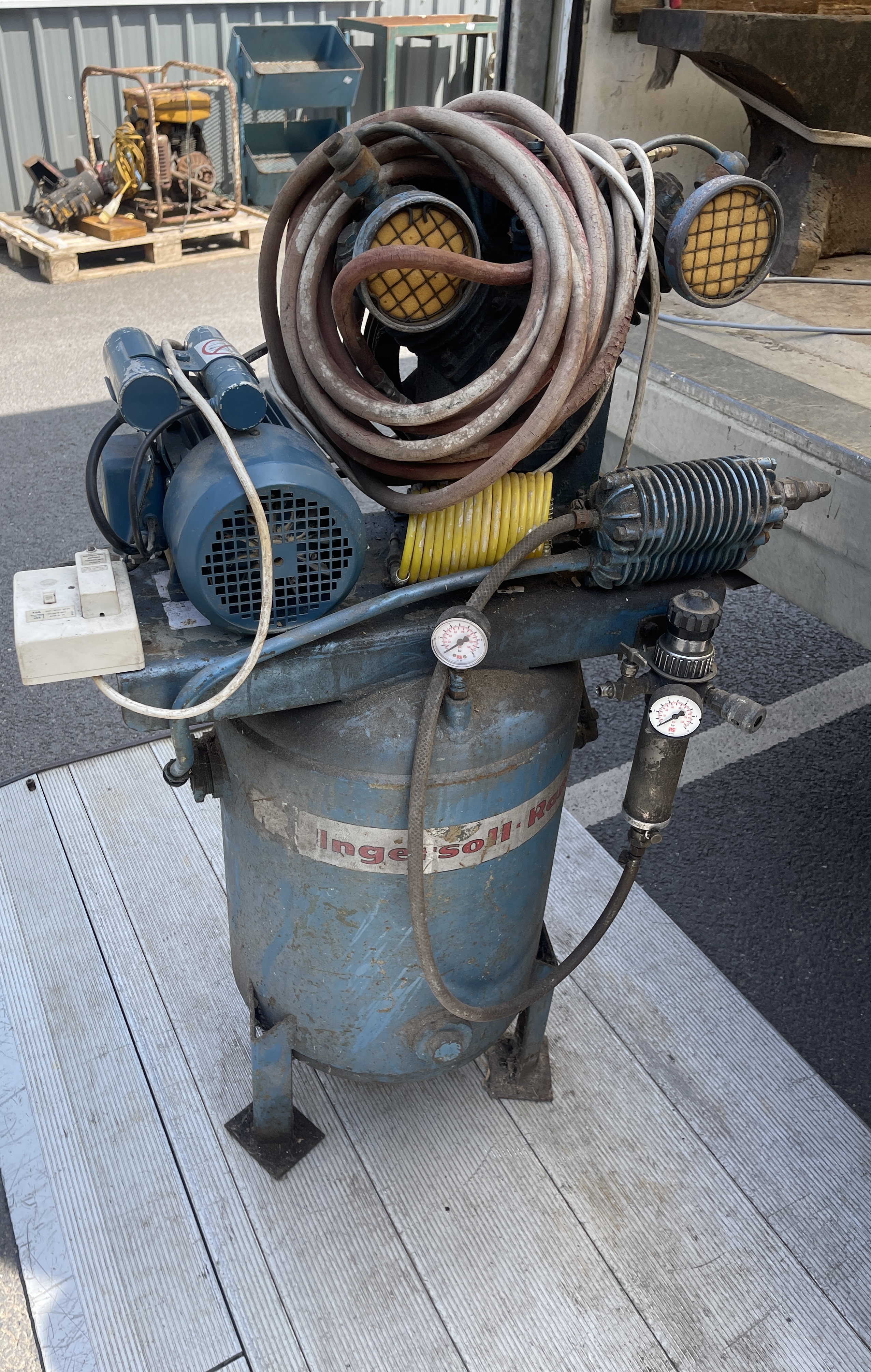 Aeraspray Ingersoll air compressor