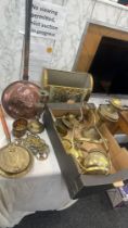 Selection of brass and copper ware to include ash trays, oil lamp etc