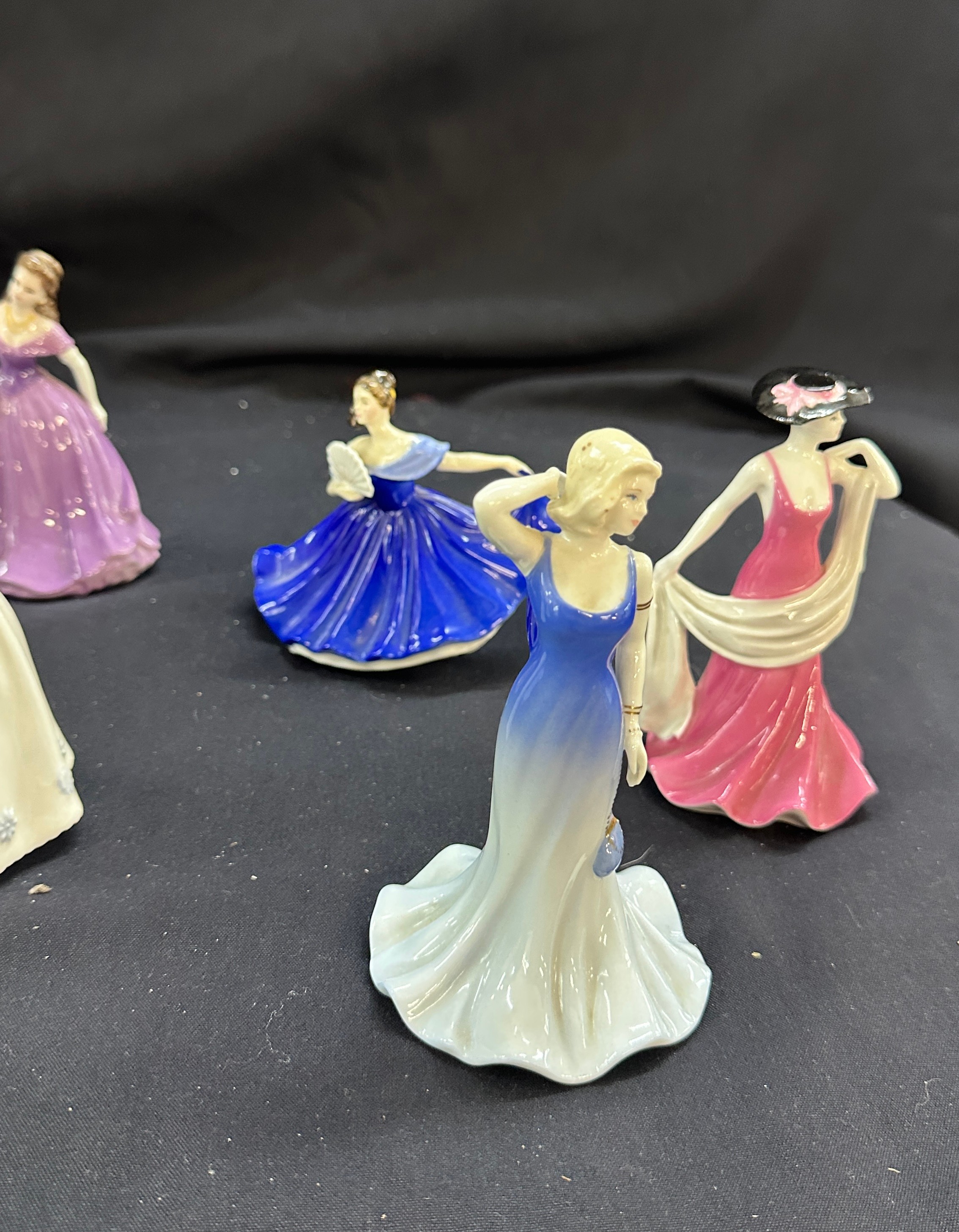 Selection of Coalport and Royal Doulton figures tallest measures approx 6 inches tall - Image 3 of 7