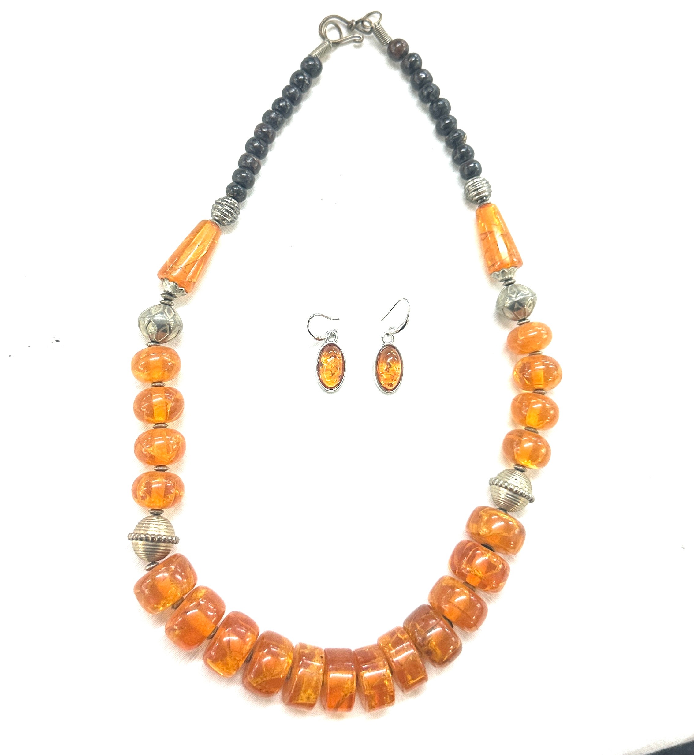 Amber resin necklace and 925 earrings - Image 4 of 4