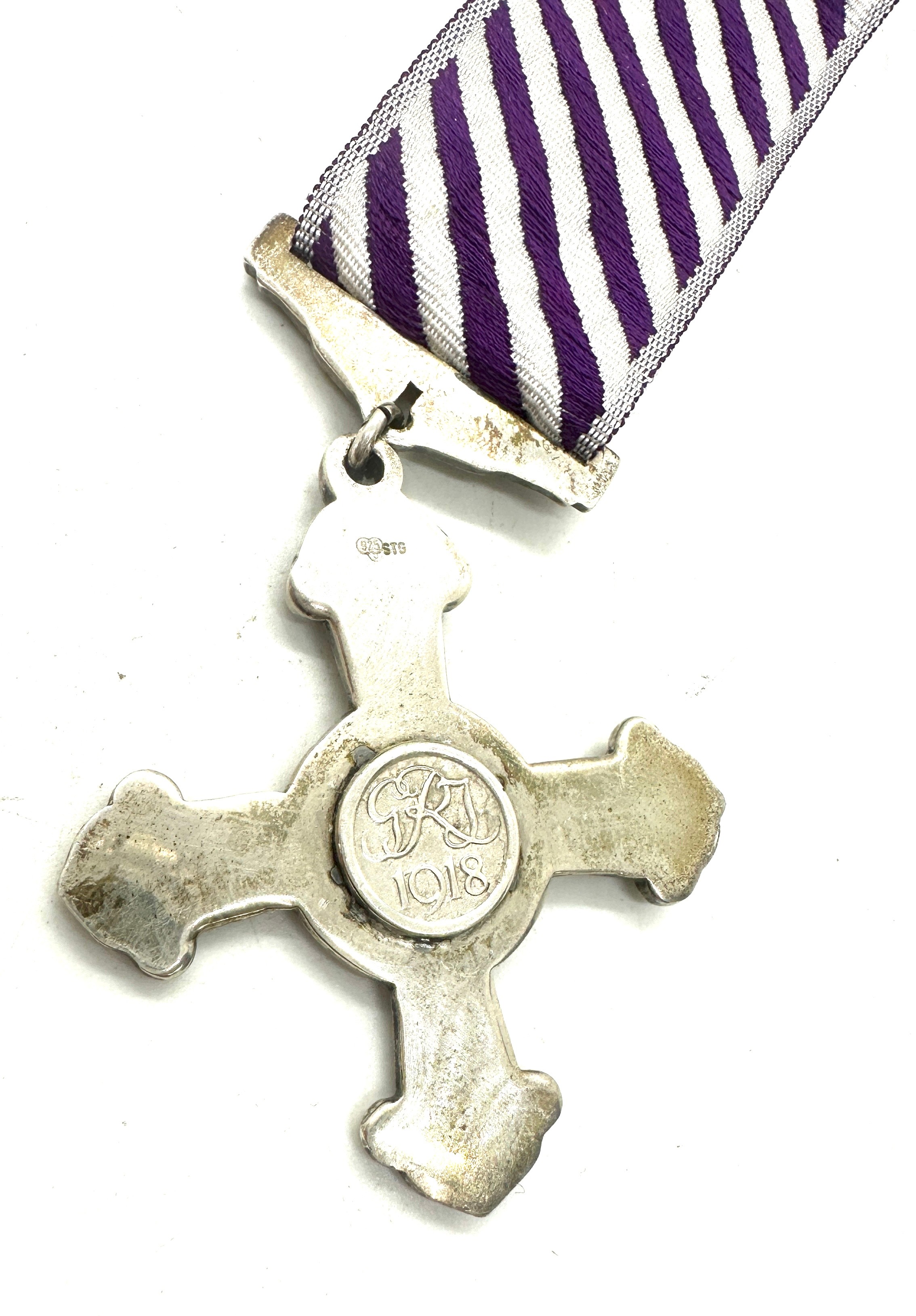 Replica of a 1918 Silver flying cross medal in original box - Image 4 of 4