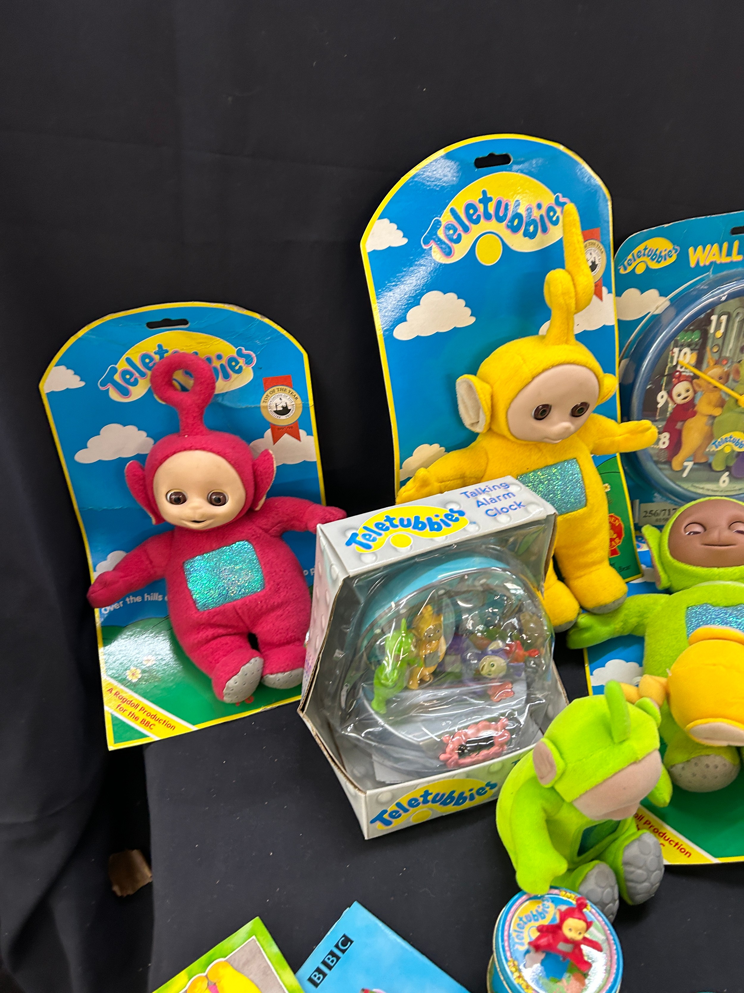 Selection of Teletubbies memorabilia includes teddies, clock etc - Image 2 of 7