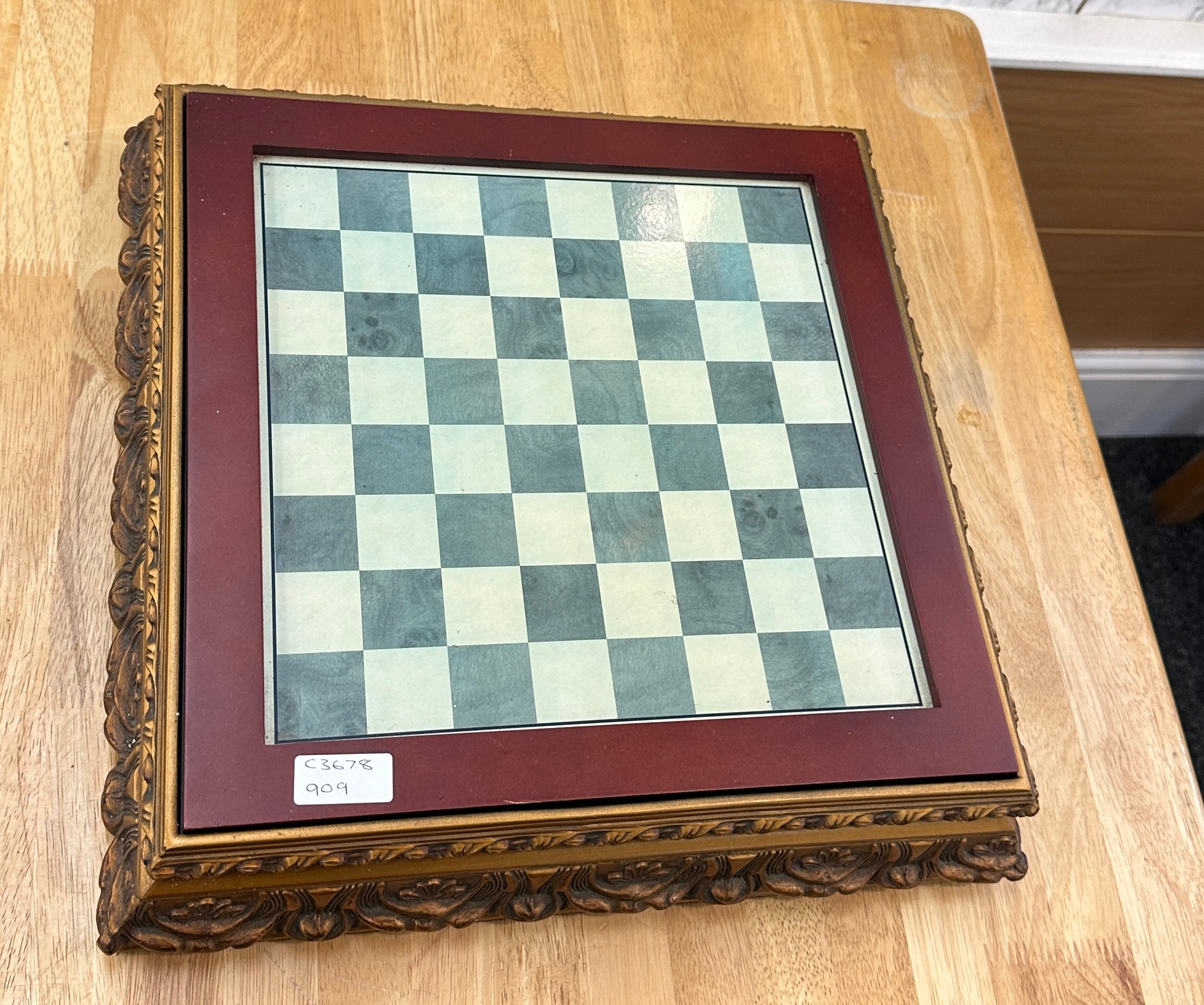 Complete chess set