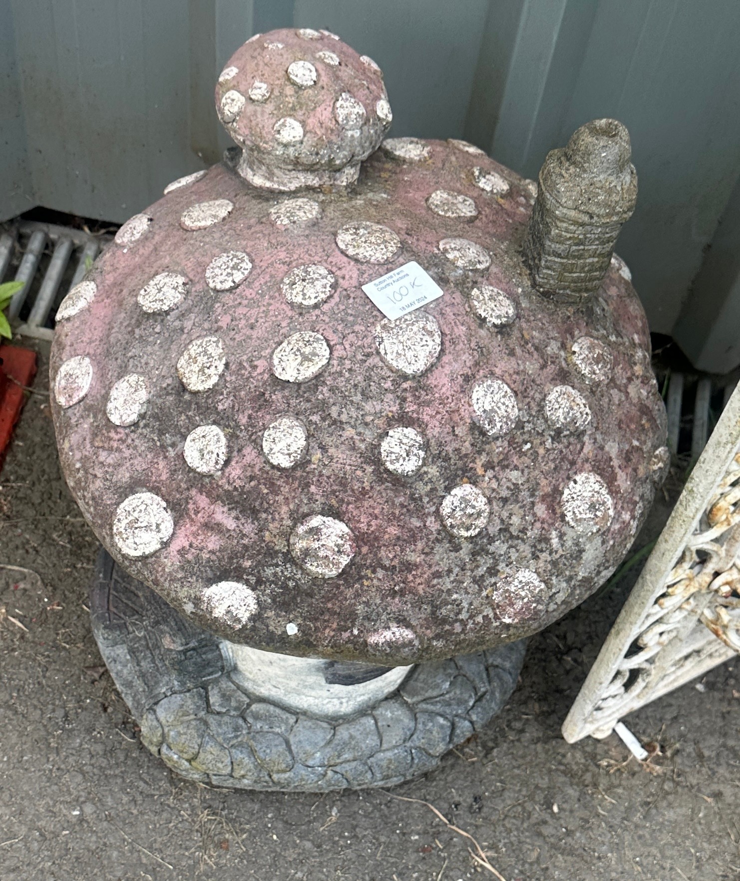 Concrete mushroom figure overall height 21 inches - Bild 2 aus 2