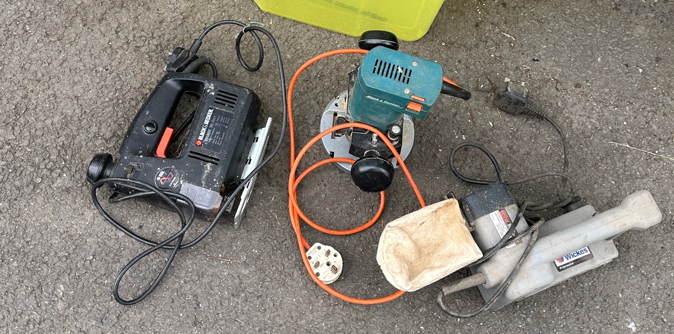 Selection of power tools to include Black and Decker etc - untested