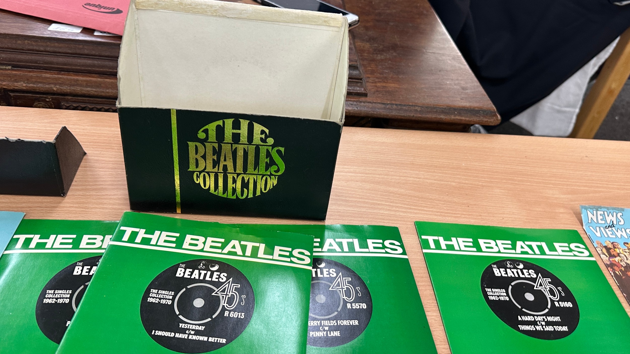 Boxed set of The Beatles singles - Bild 5 aus 6