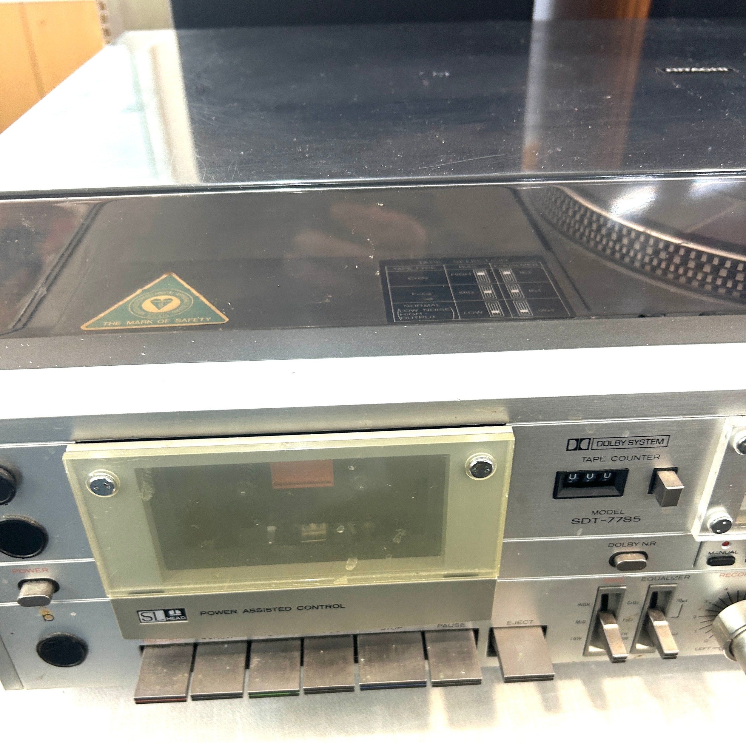 Hitachi SDT_7785 tape deck radio and speakers - untested - Image 2 of 5