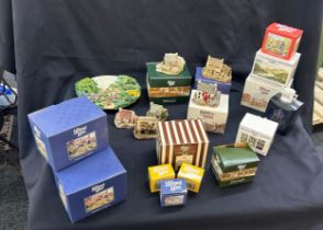 Selection of boxed Lilliput Lane cottages to include Inglewood, Ugly House, Waterside Mill, The