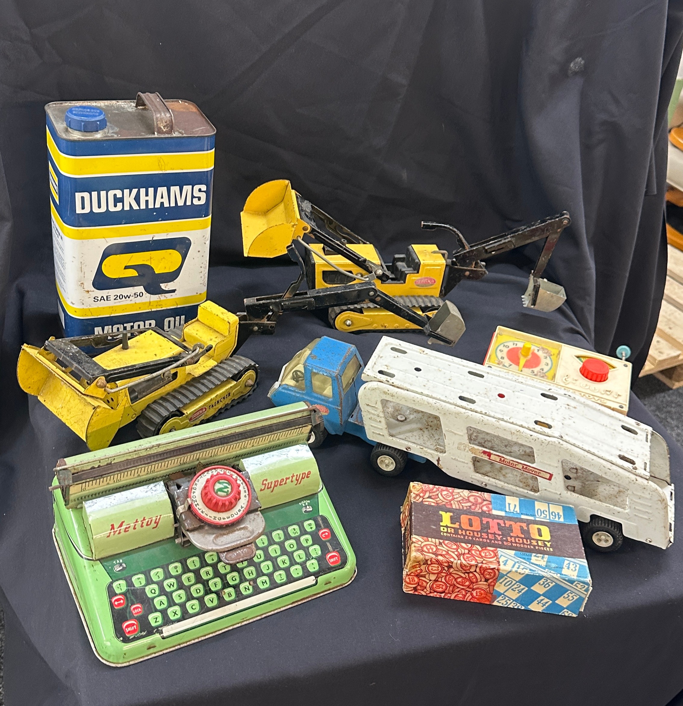 Selection of vintage toys to include tonka toys, ducks motoring can and tin type writer, fisher etc - Bild 2 aus 2