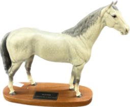 Large Beswick hunter horse figure on a wooden base 12 inches 13 inches wide