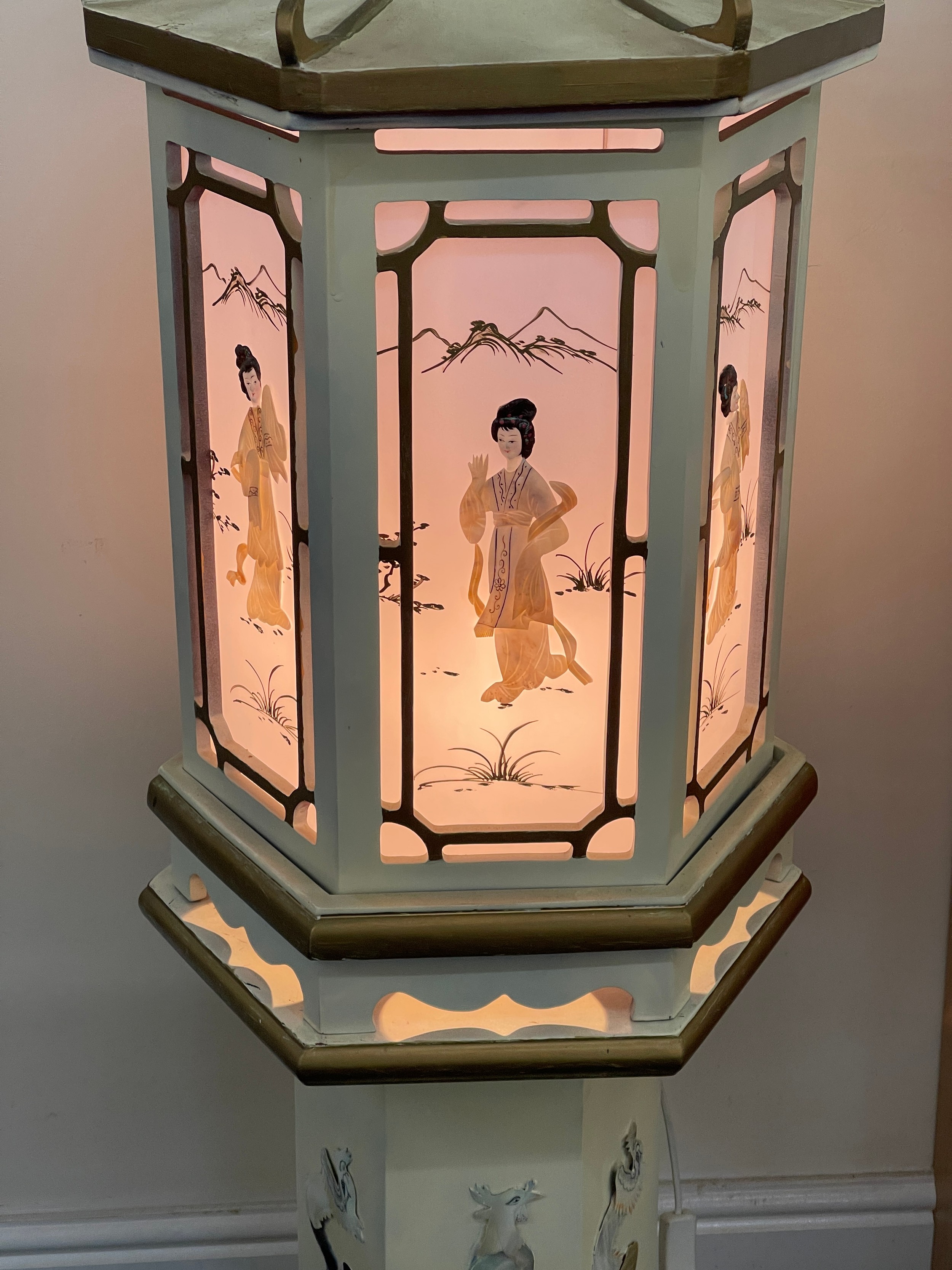 Oriental light up pagoda box on base, overall height 53 inches - Bild 3 aus 4