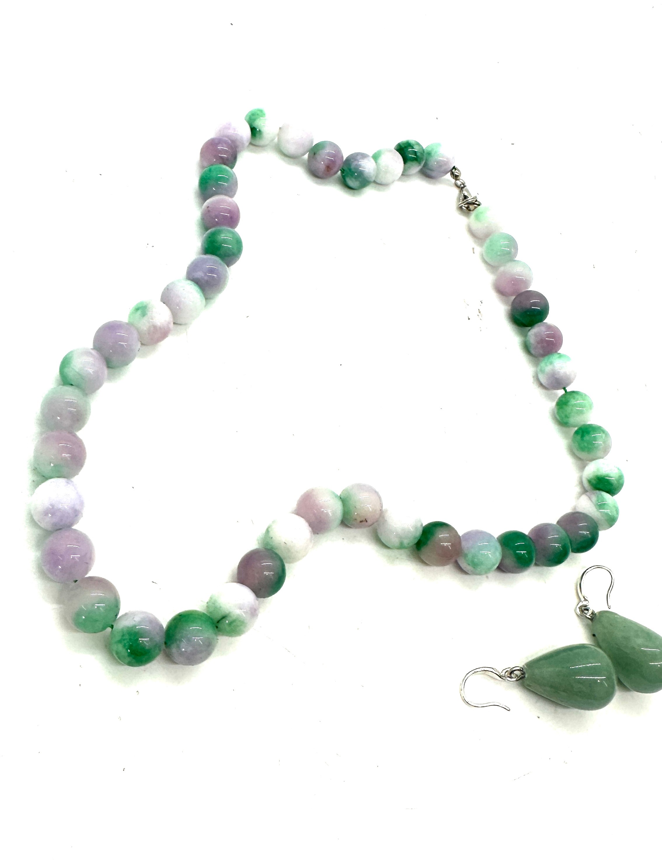 Lavender jade necklace and 925 earrings - Image 2 of 4