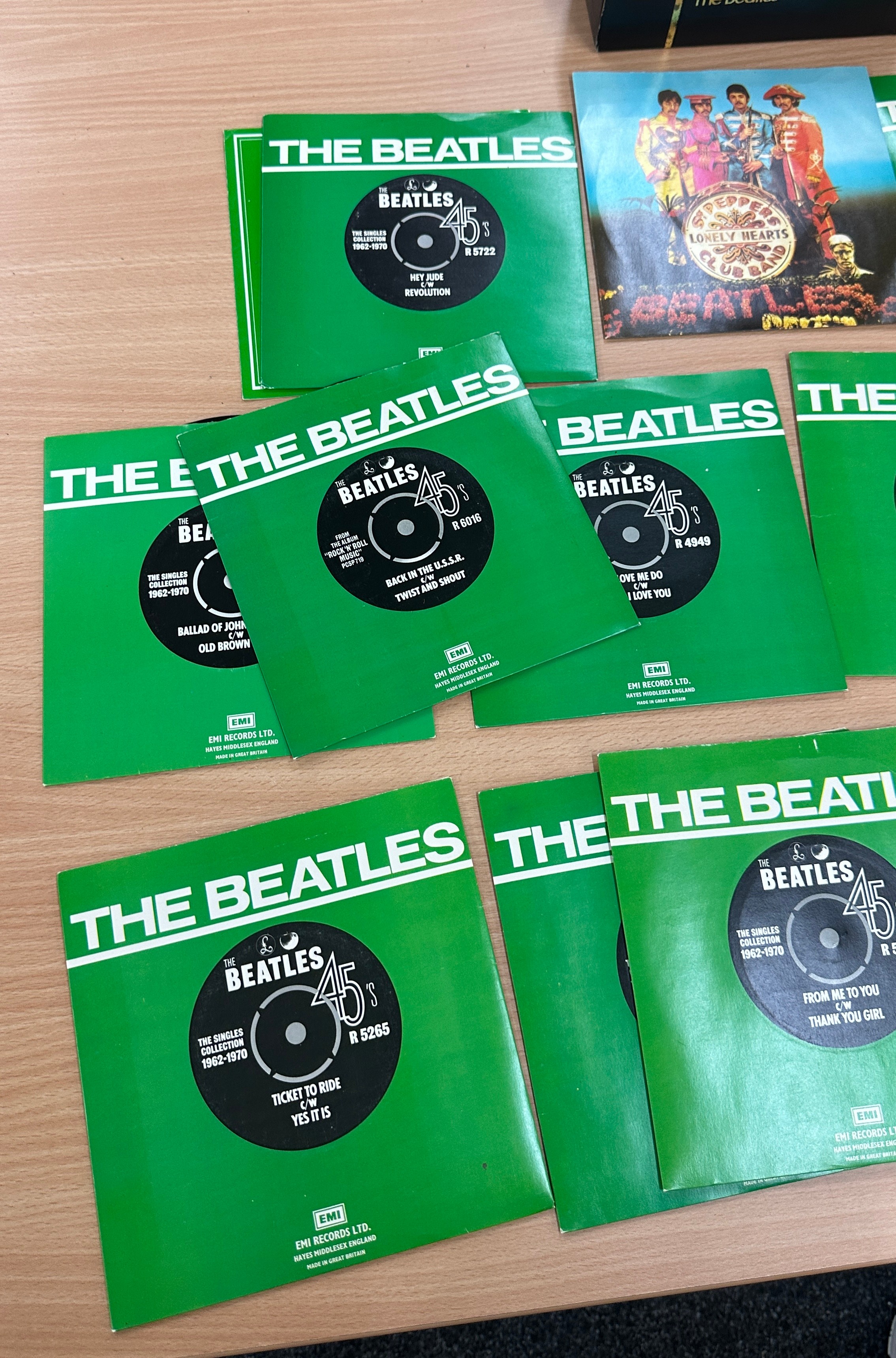 Boxed set of The Beatles singles - Bild 6 aus 6