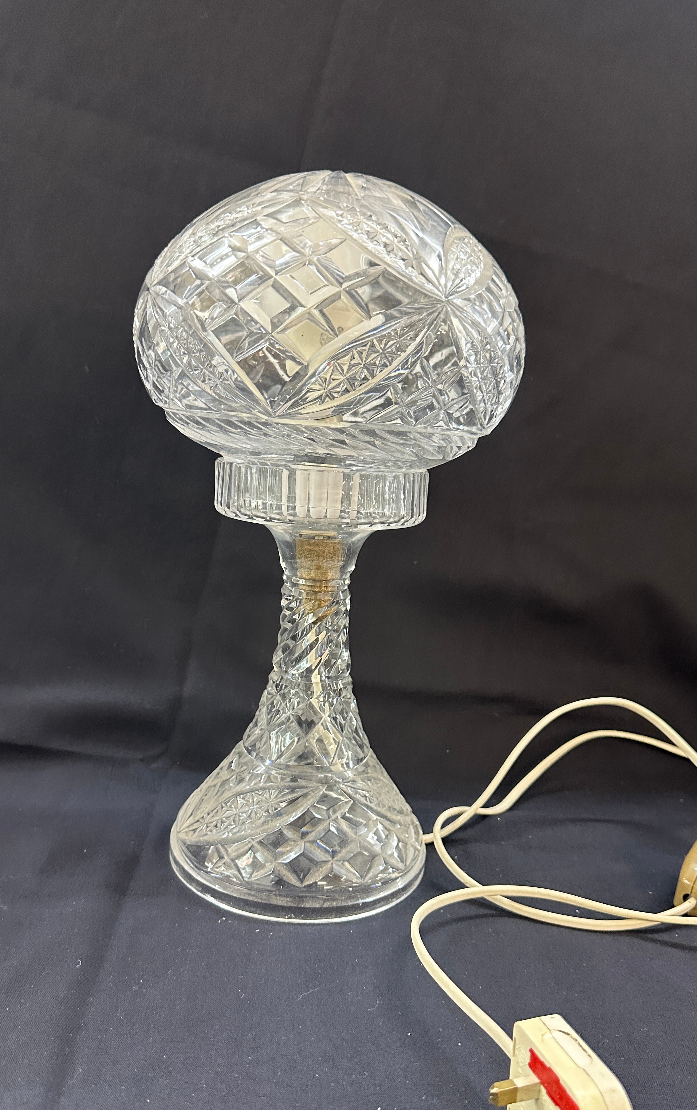 Glass base and shade vintage lamp overall height 14 inches - Image 3 of 4