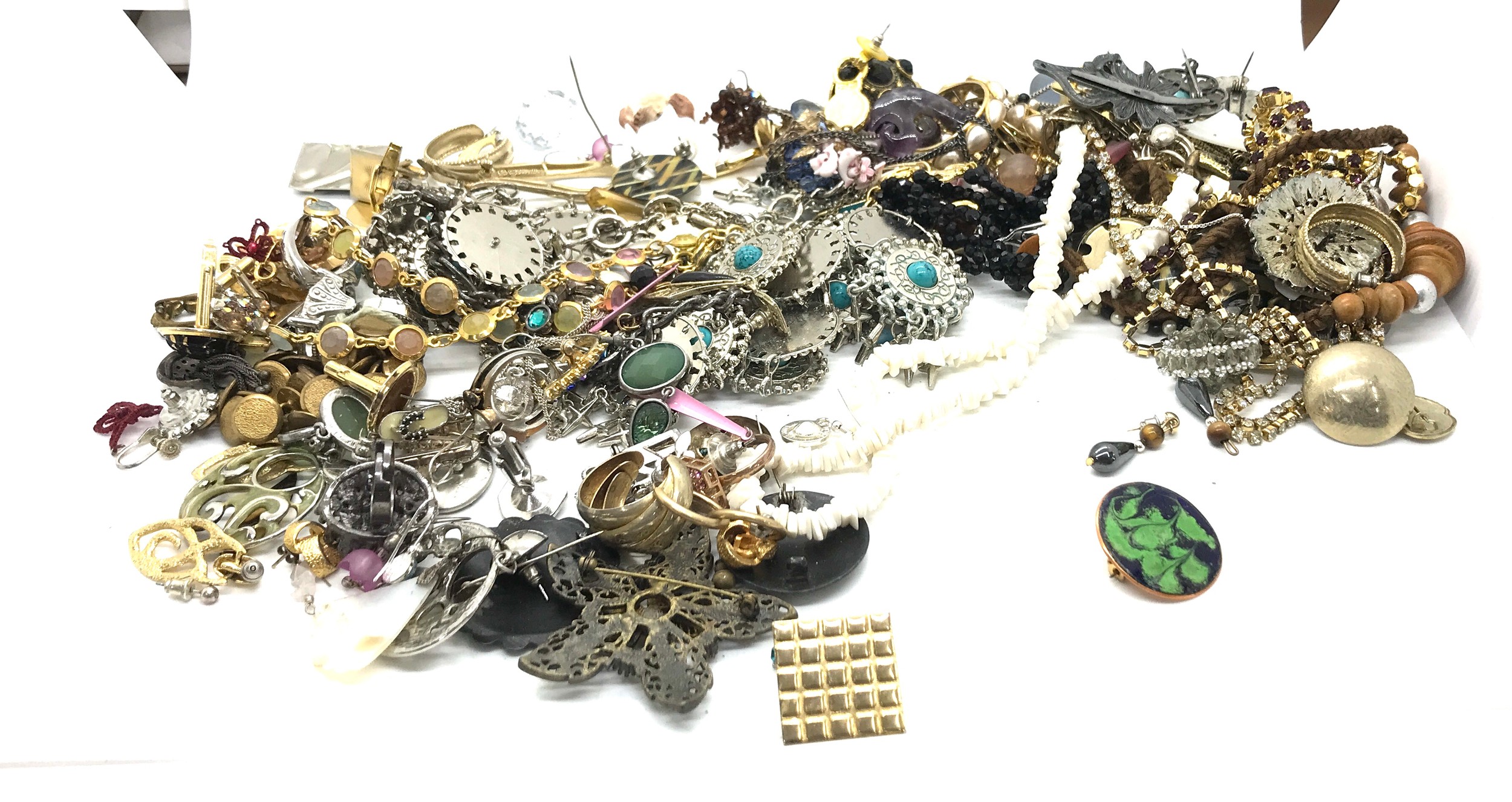 Large selection of vintage and later costume jewellery