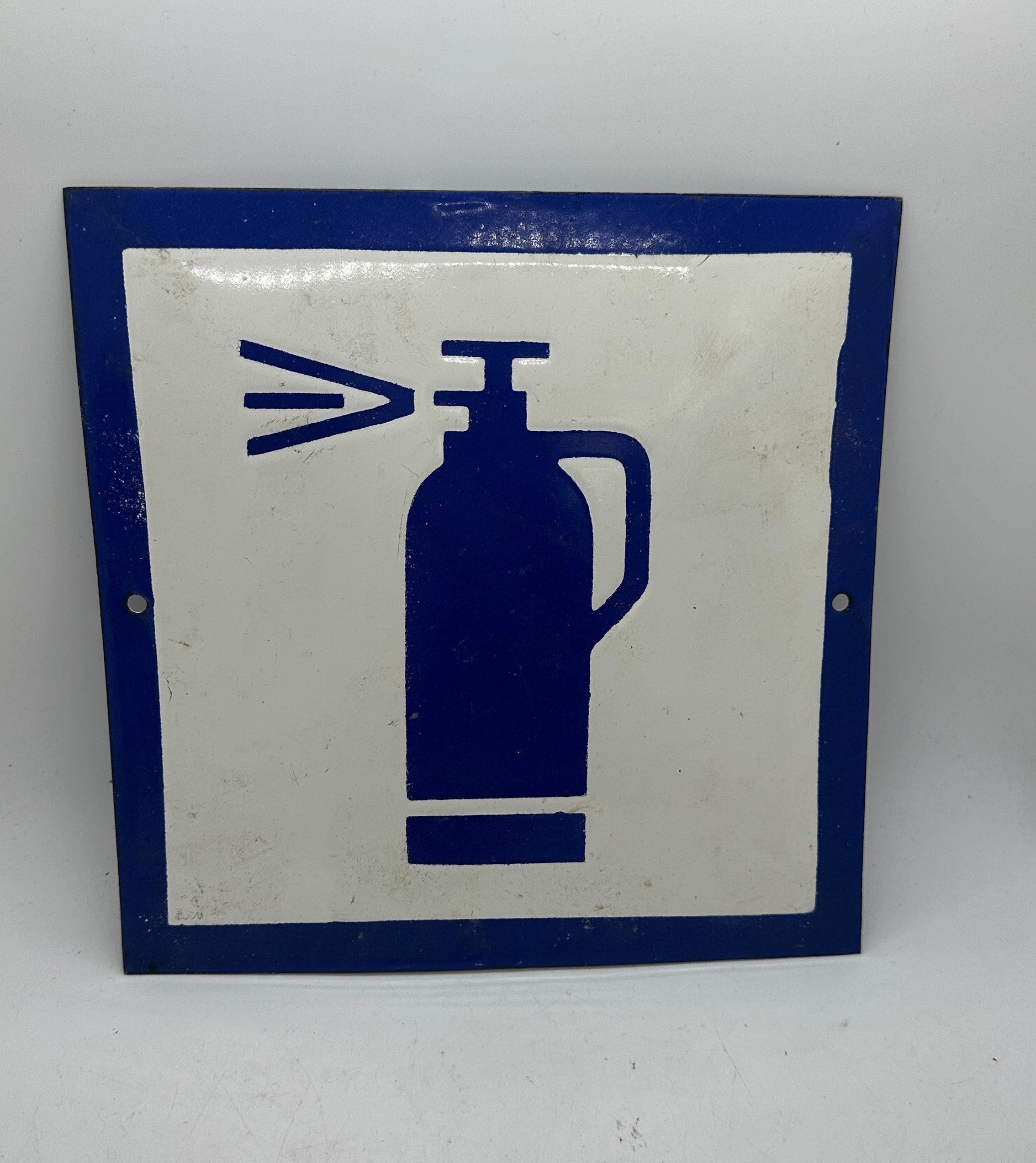 Enamel fire extinguisher sign measures approx 9.5 long by 9.5 wide - Image 2 of 3