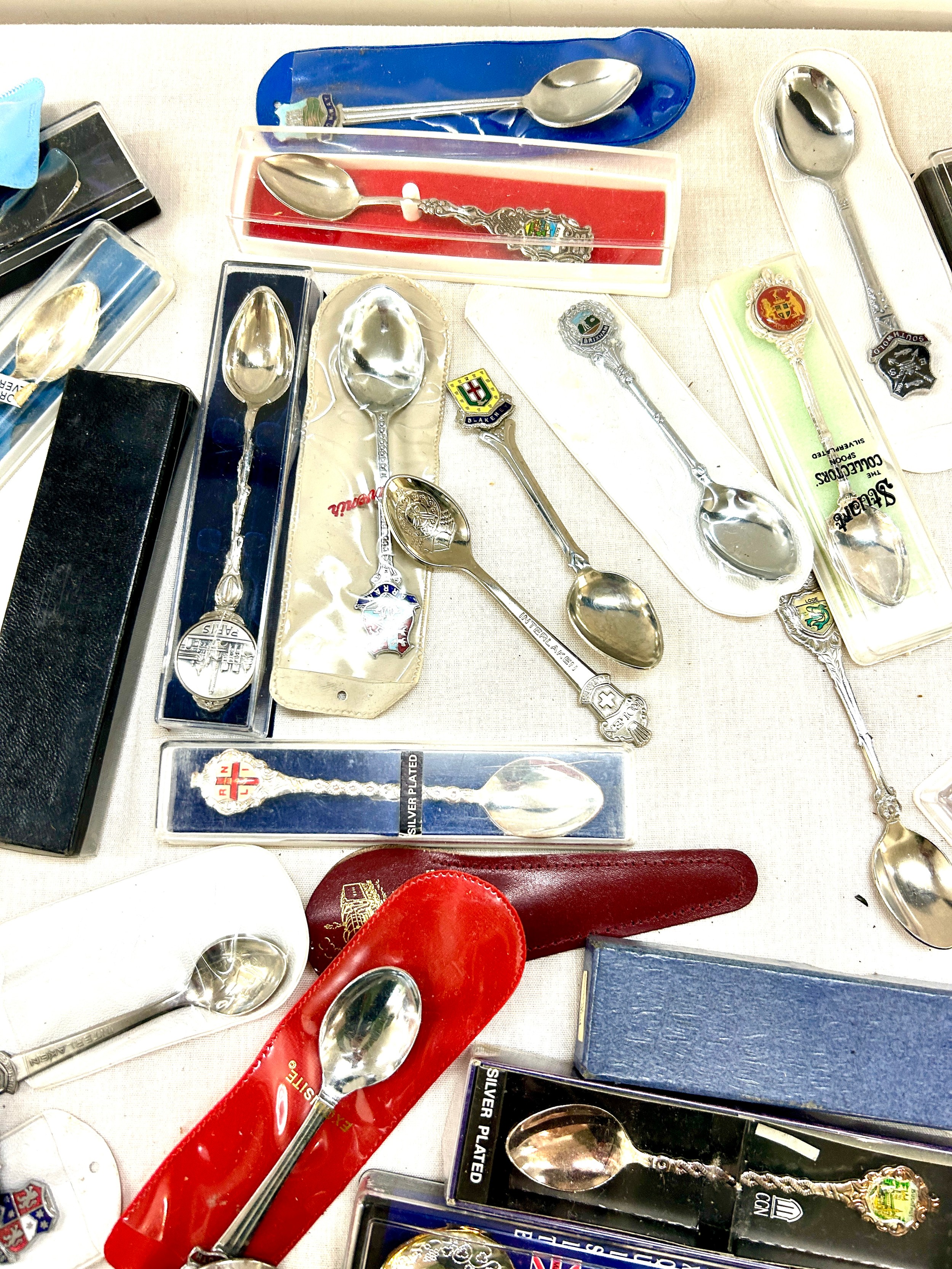 Selection of assorted souvenir spoons and EPNS sugar tongs - Image 3 of 5