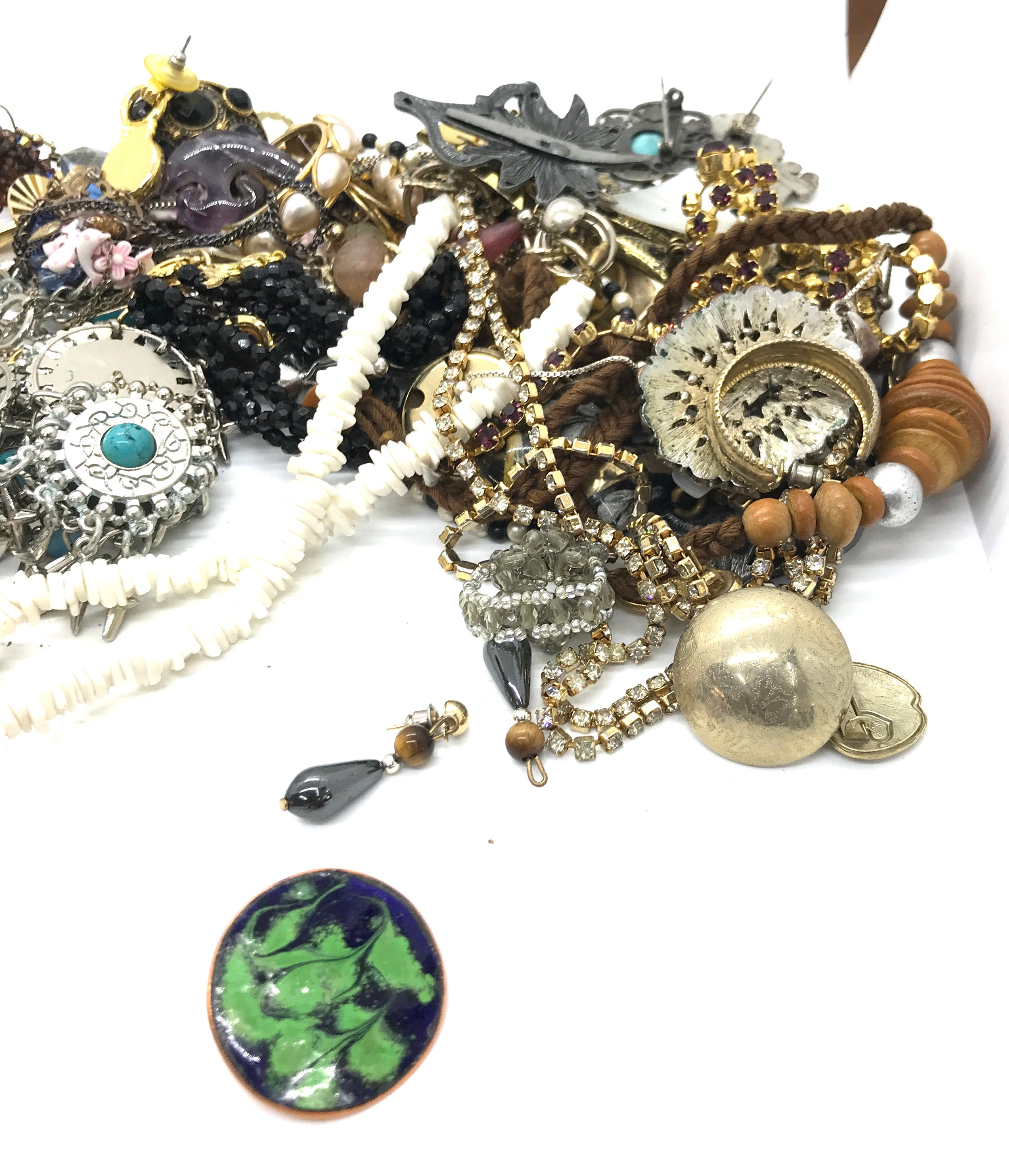 Large selection of vintage and later costume jewellery - Image 2 of 4