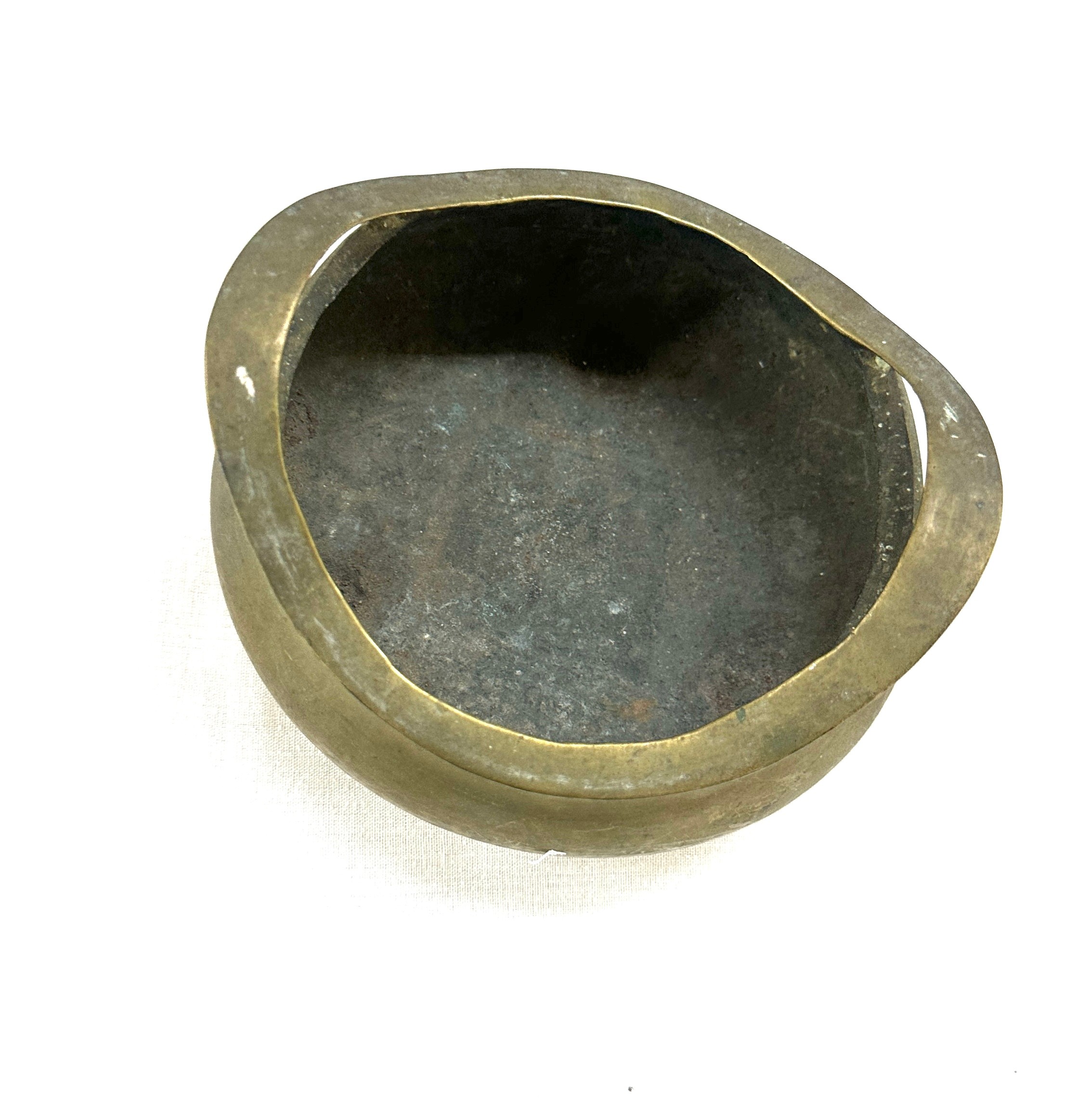 Antique Chinese bonze censer, seal mark to base 14cm diameter - Image 5 of 5