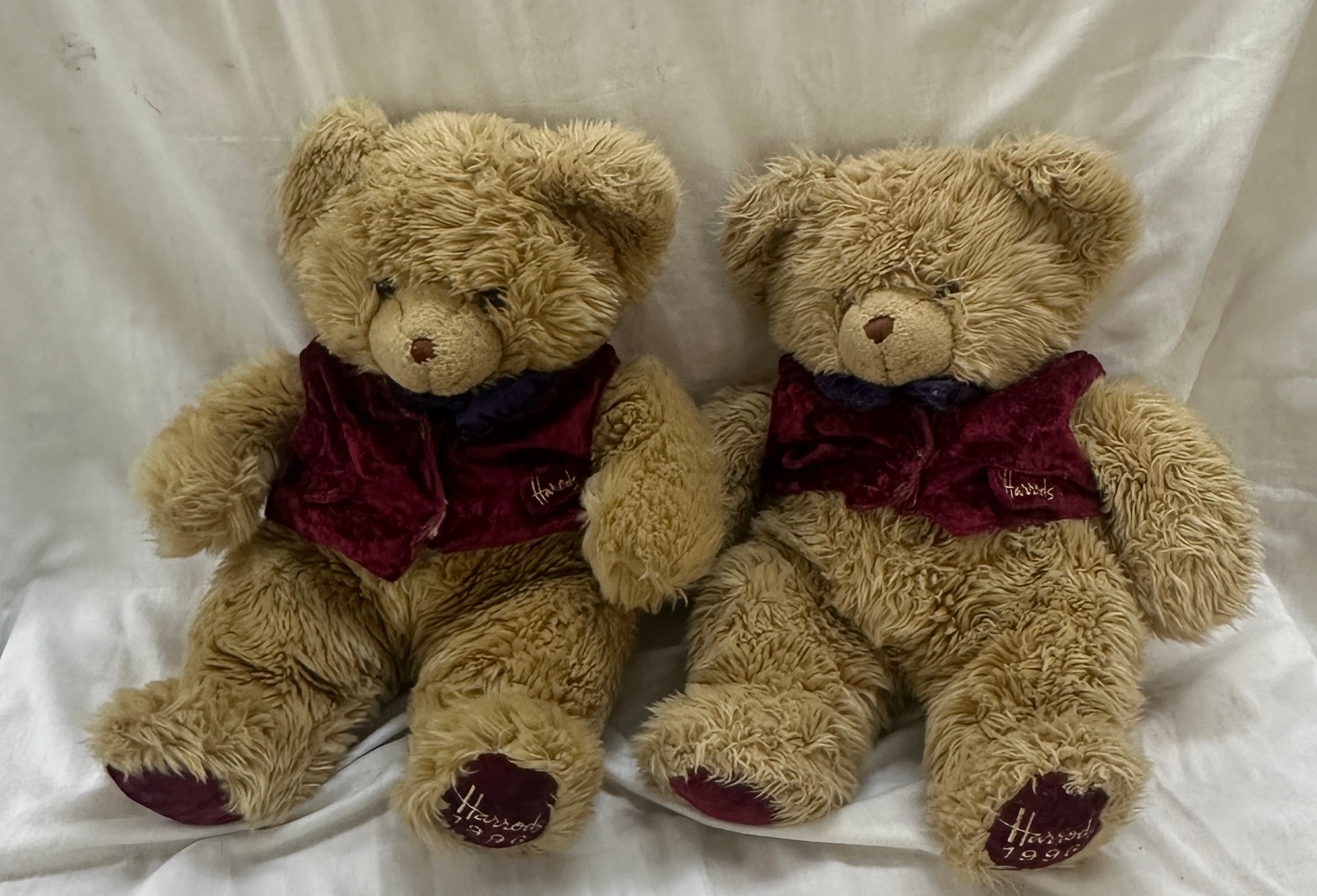 Two vintage harrods teddies - Image 4 of 4