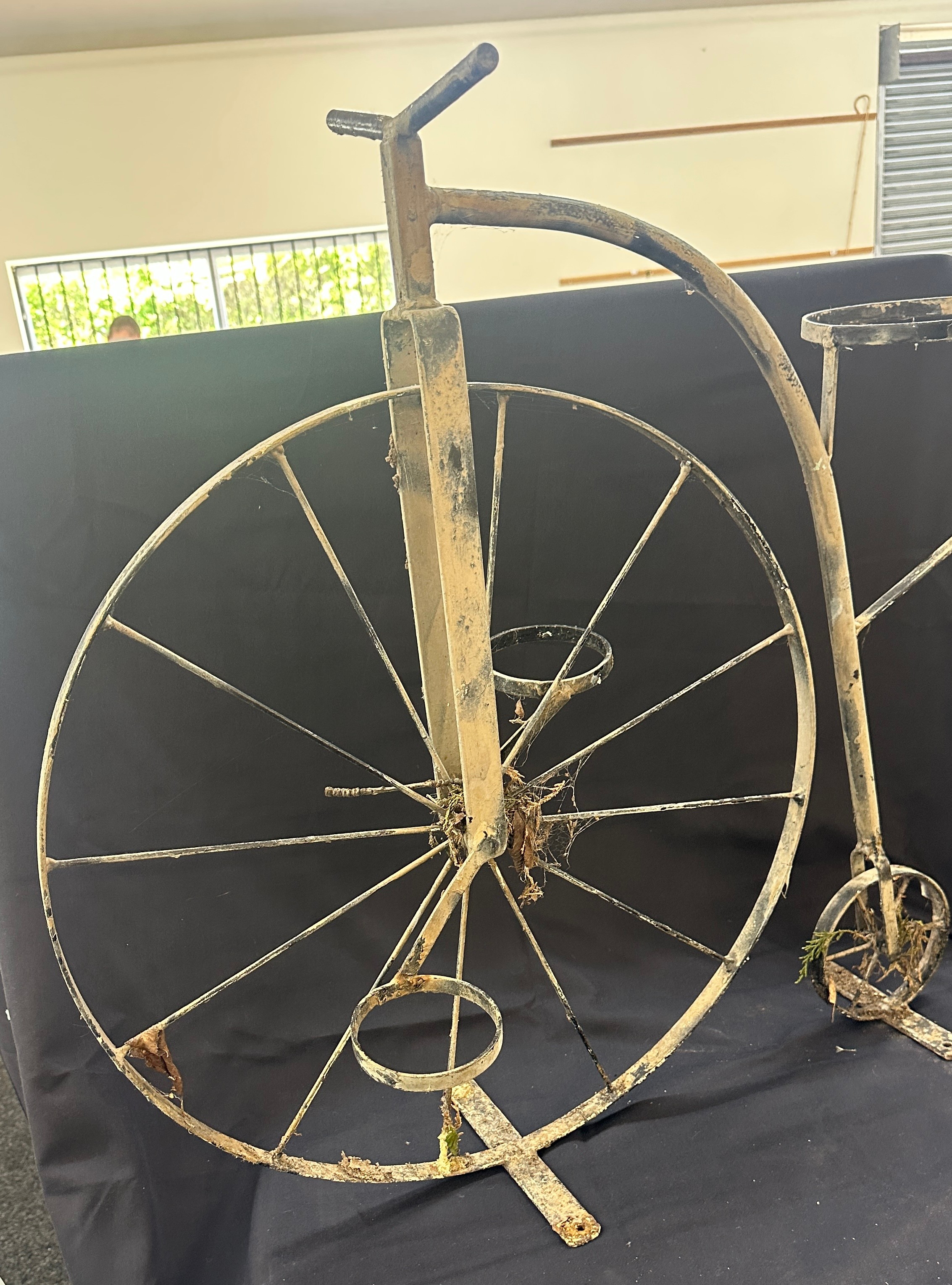Metal penny farthing planter measures approximately 30 inches tall - Image 2 of 3