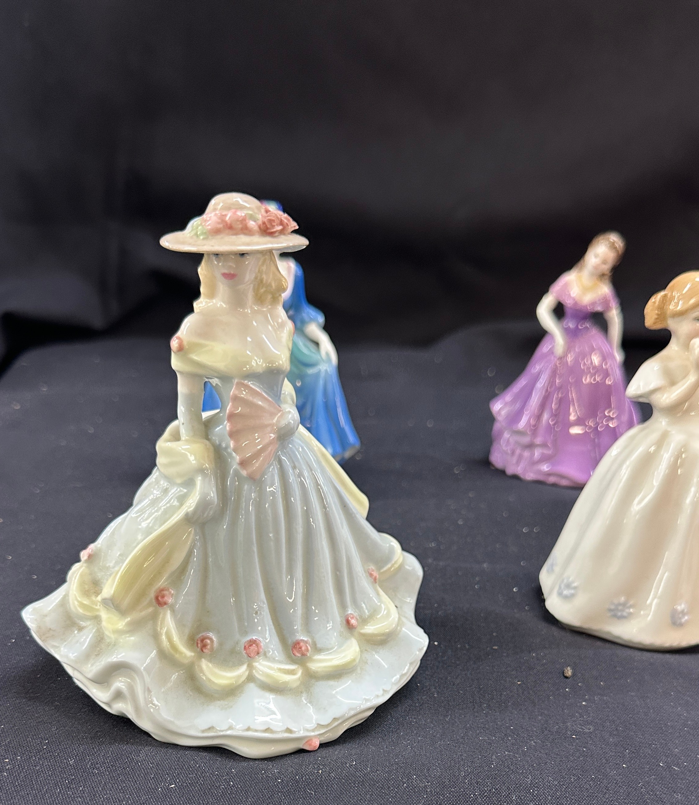 Selection of Coalport and Royal Doulton figures tallest measures approx 6 inches tall - Image 6 of 7