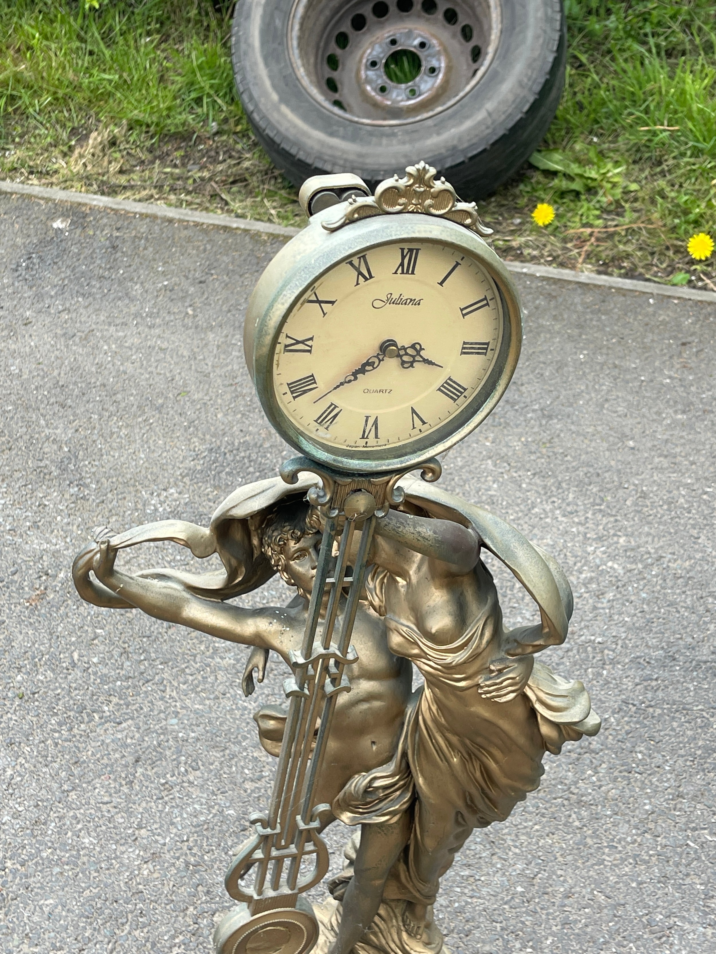 Art deco style lady clock, 36 inches tall - Image 2 of 3