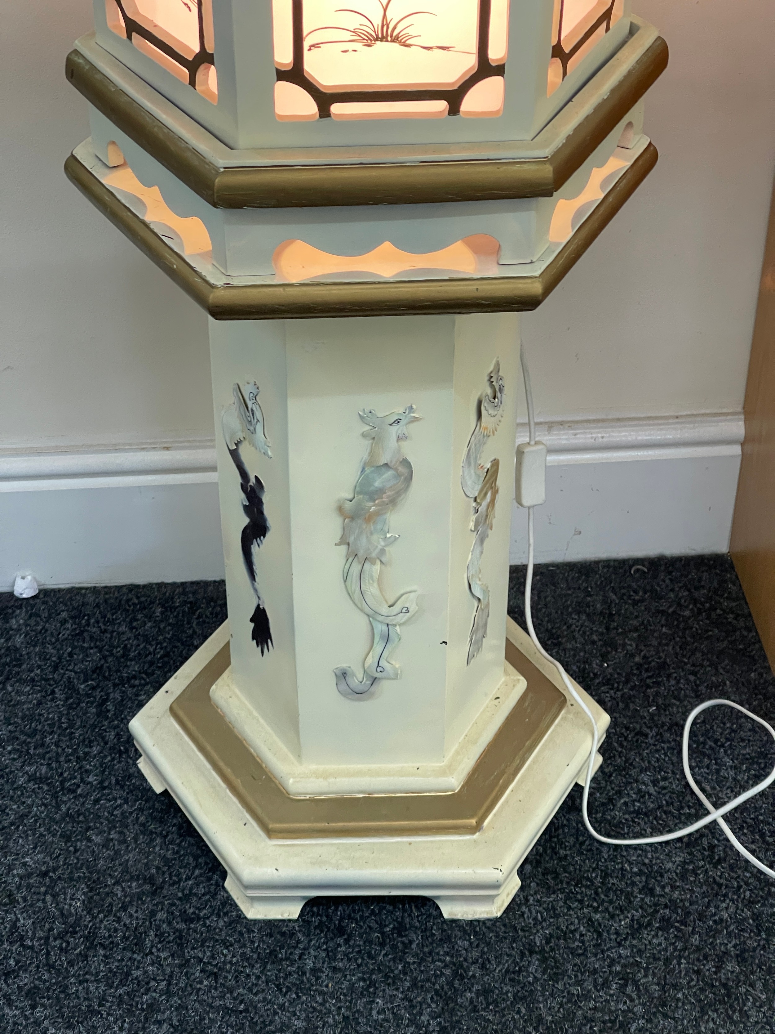 Oriental light up pagoda box on base, overall height 53 inches - Bild 4 aus 4