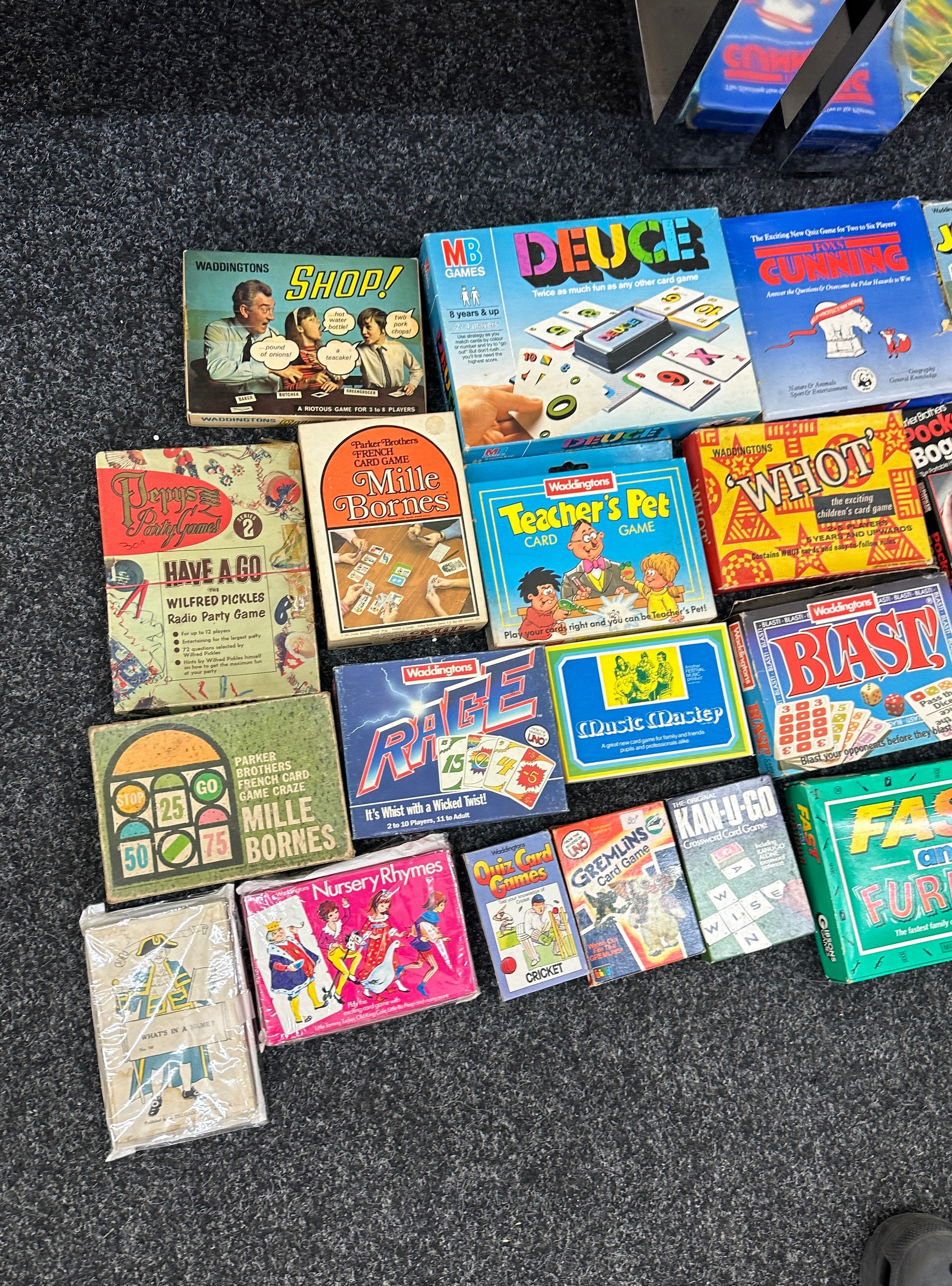 32 vintage indoor parlour board games, chad valley, pepys etc - Image 2 of 4