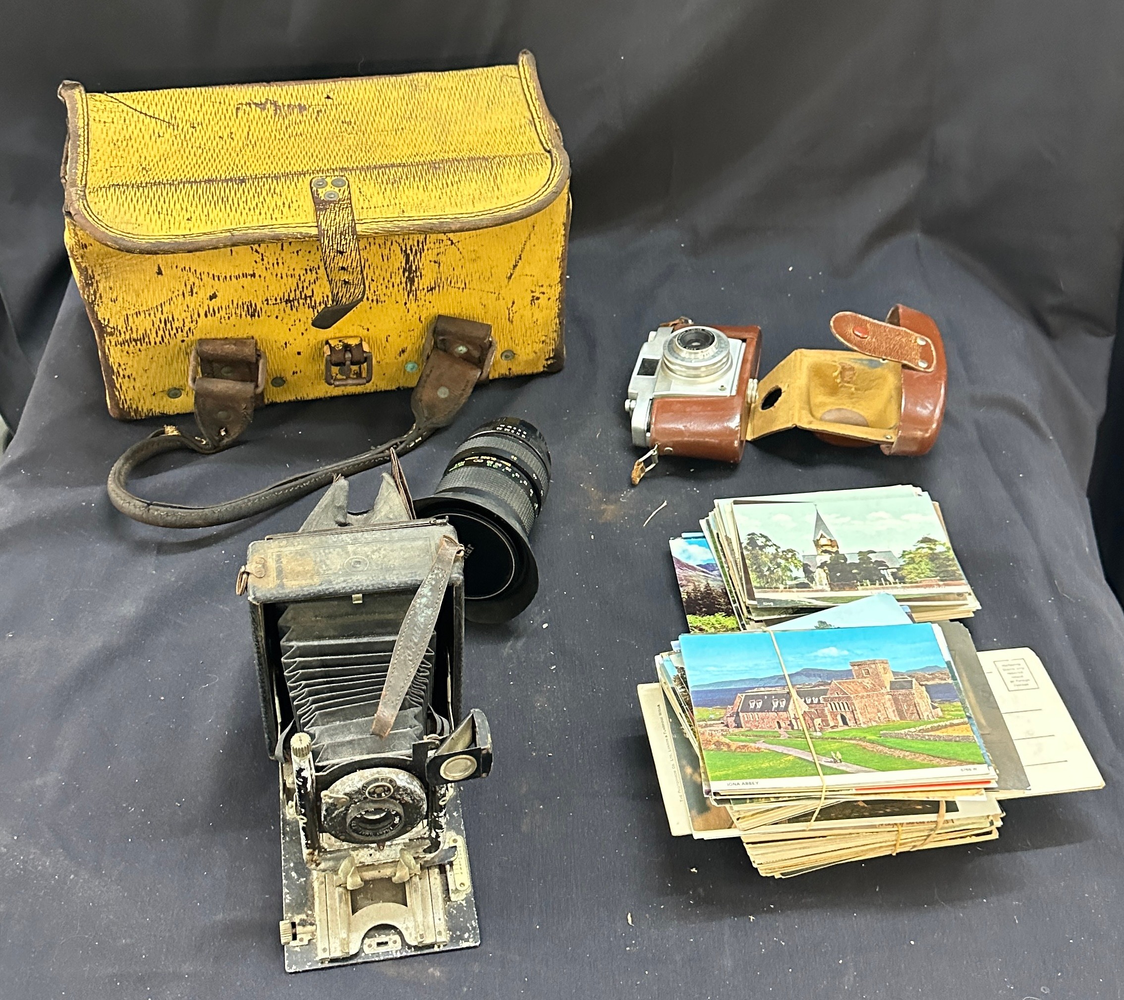 Selection of vintage cameras etc