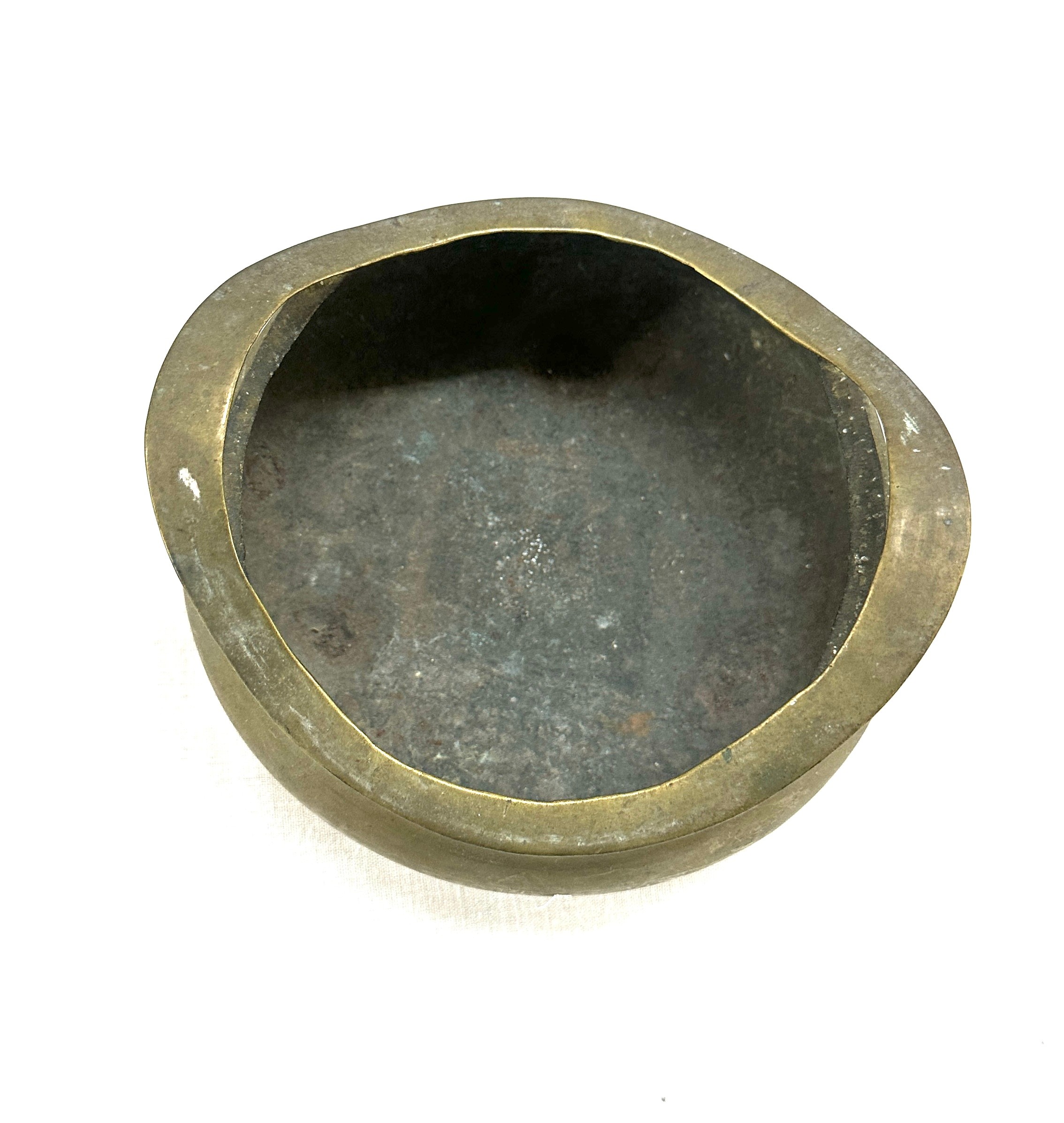 Antique Chinese bonze censer, seal mark to base 14cm diameter - Image 2 of 5