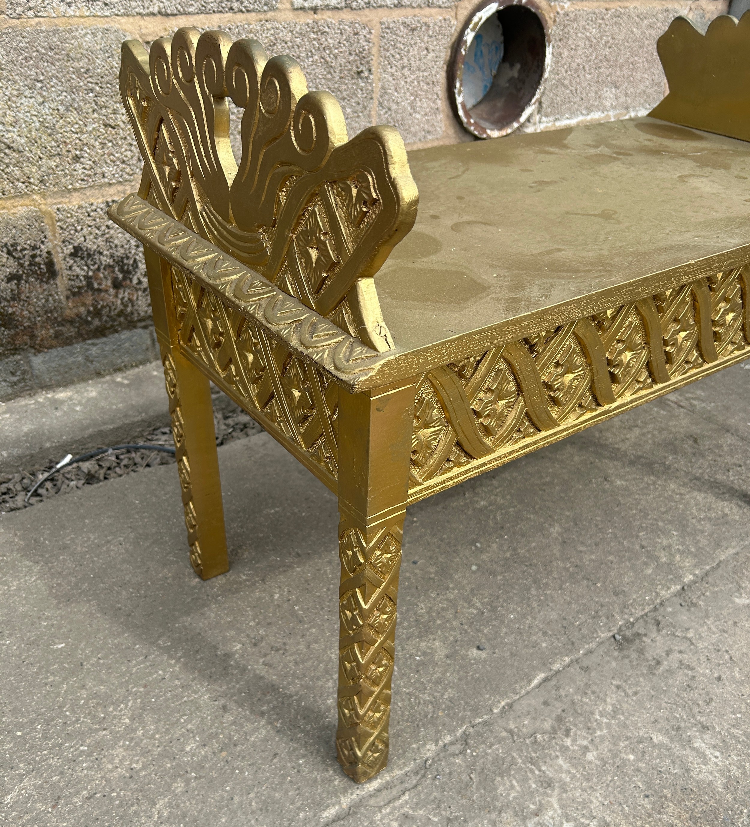 Gilded window seat measures approx 33 inches wide by 16 deep and 24 high - Image 2 of 3