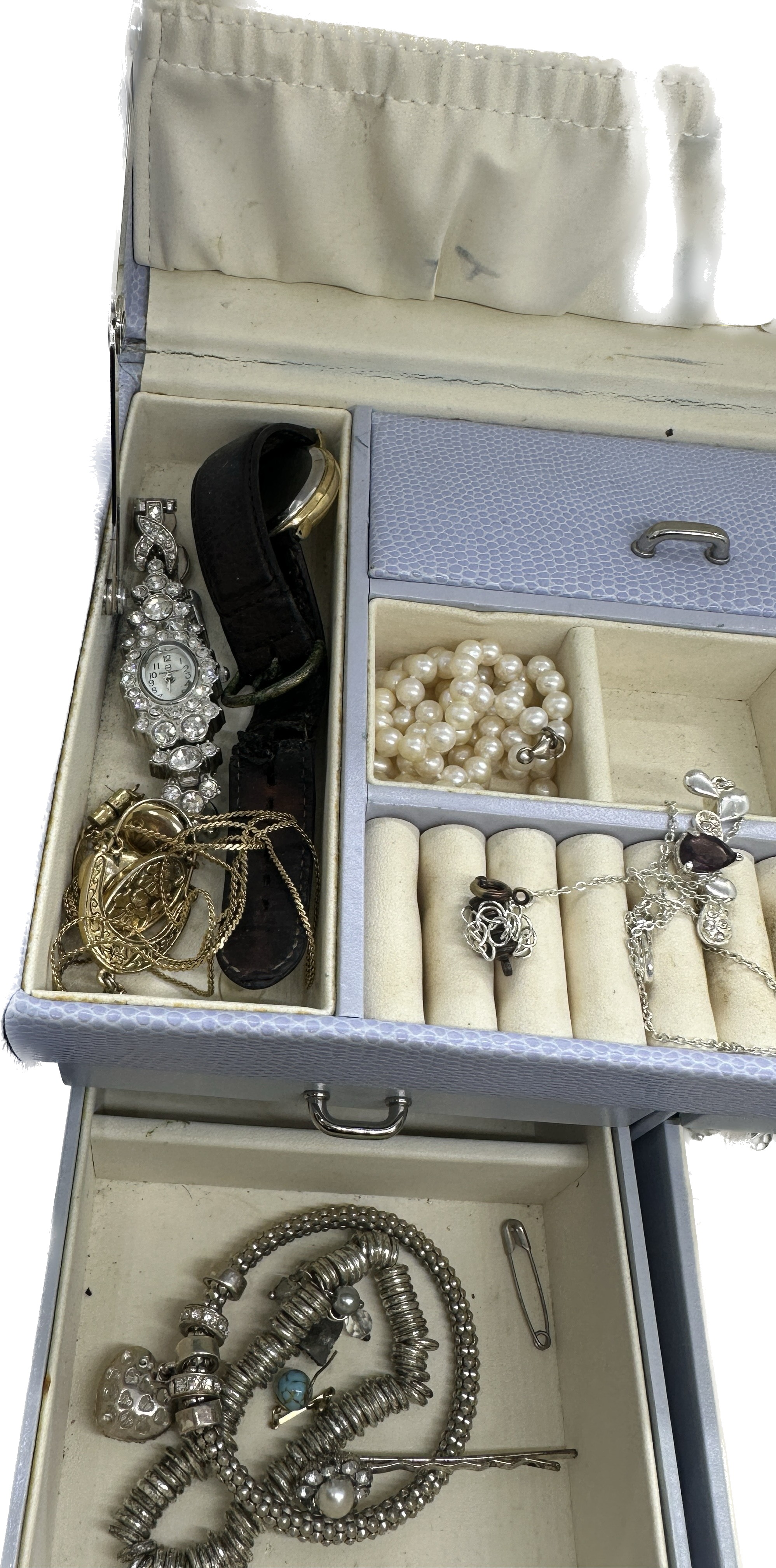 Jewellery box containing a selection of assorted costume jewellery to include watches, earrings etc - Image 7 of 7