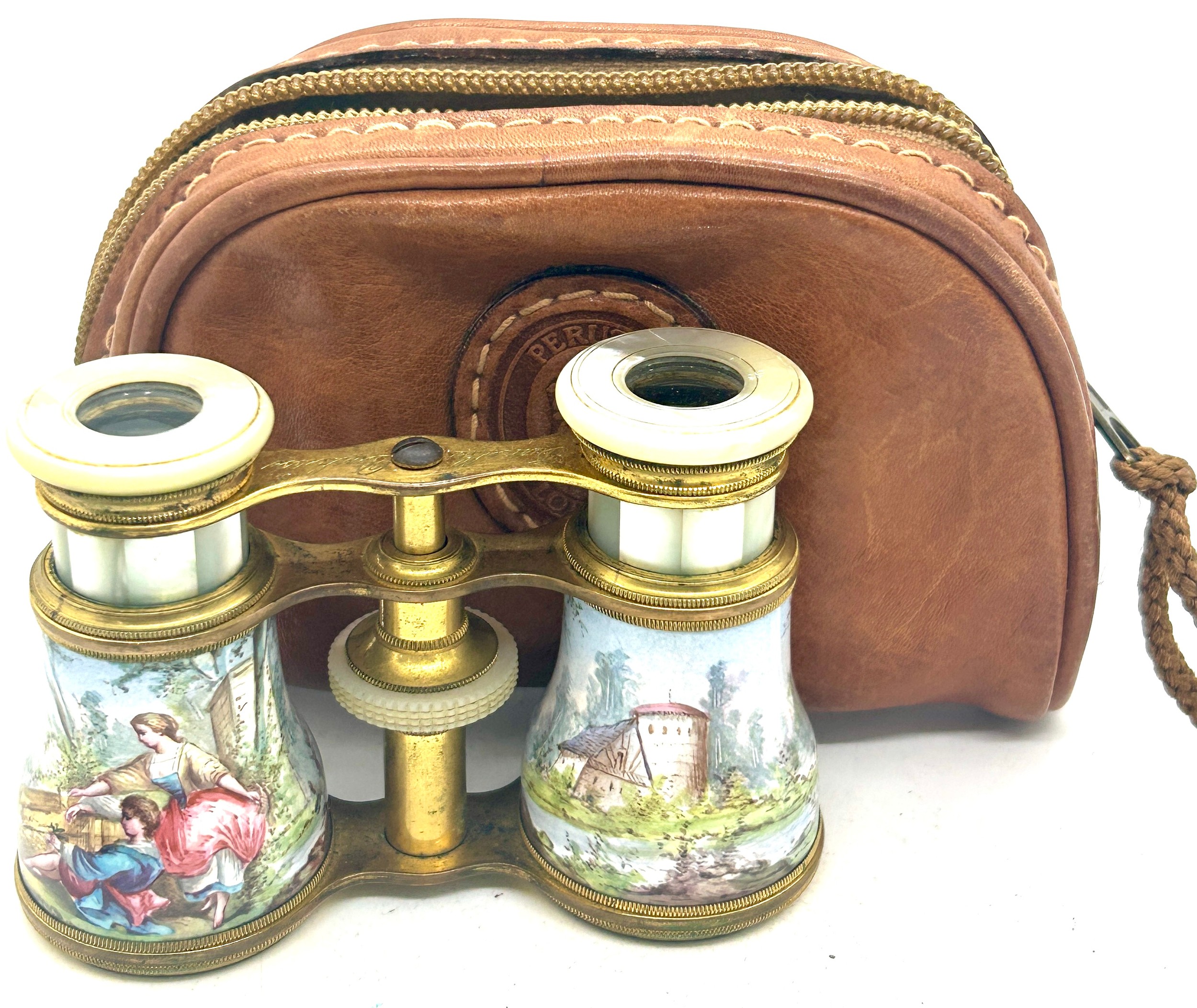 A pair of French gilt-brass and enamel opera glasses, late 19th century, with mother-of-pearl - Bild 7 aus 7