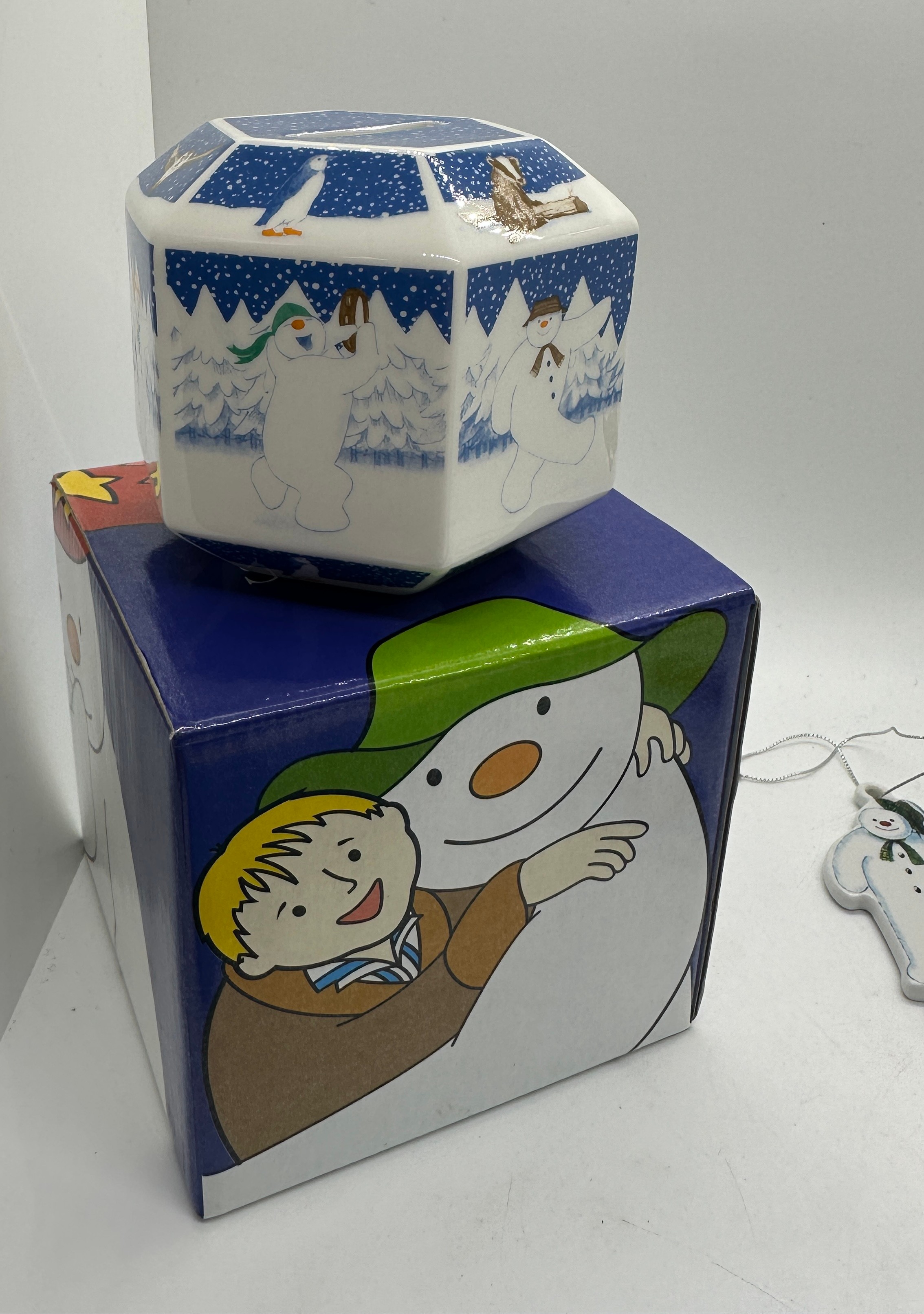 The Snowman Cake slice, Tree decoration and Hexagonal Money box - Image 2 of 3