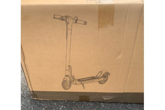 Brand new and boxed Hiboy Max V2 electric scooter - Image 4 of 4