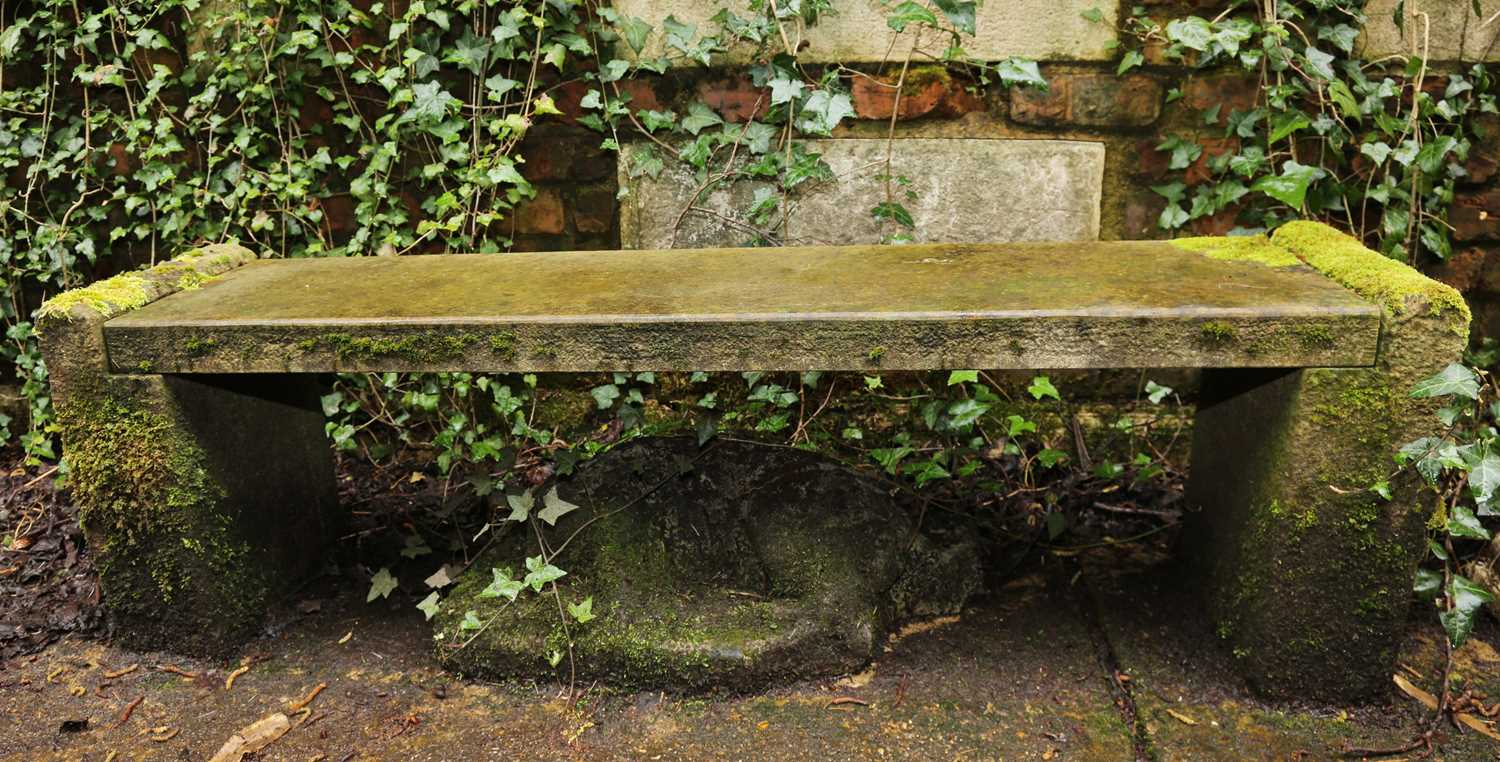 A stone church bench - Image 3 of 5
