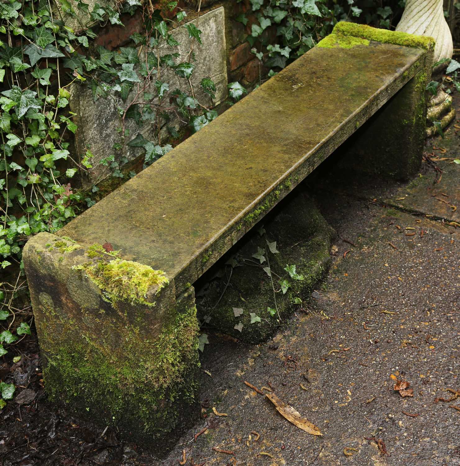 A stone church bench - Image 2 of 5
