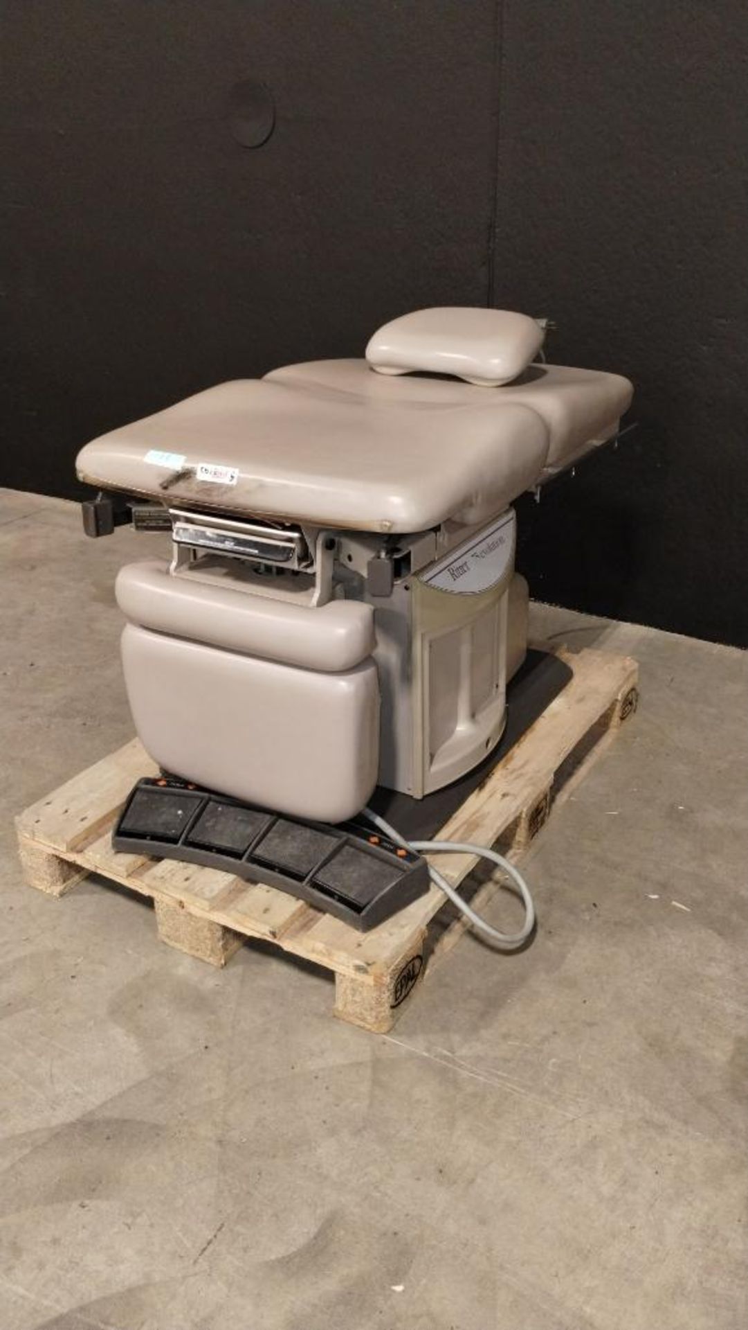 RITTER 75 EVOLUTION POWER EXAM CHAIR WITH FOOTSWITCH - Bild 3 aus 3