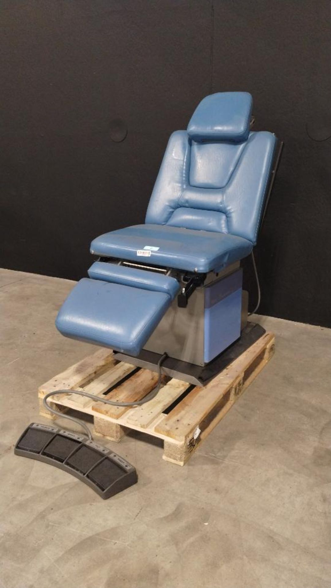 RITTER 75 SPECIAL EDITION POWER EXAM CHAIR WITH FOOTSWITCH - Bild 3 aus 3