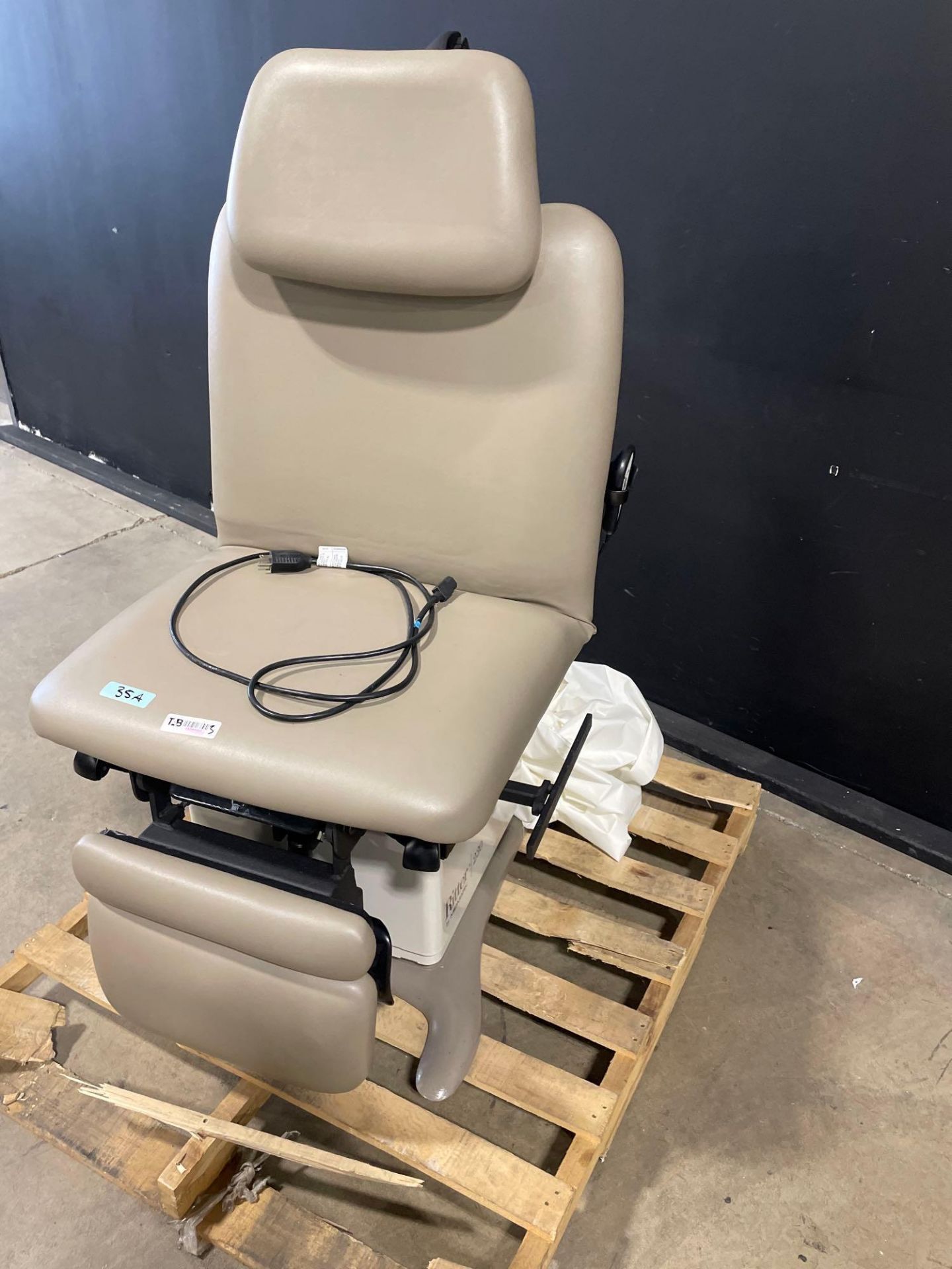 RITTER 230 POWER EXAM CHAIR WITH HAND CONTROL - Bild 2 aus 3