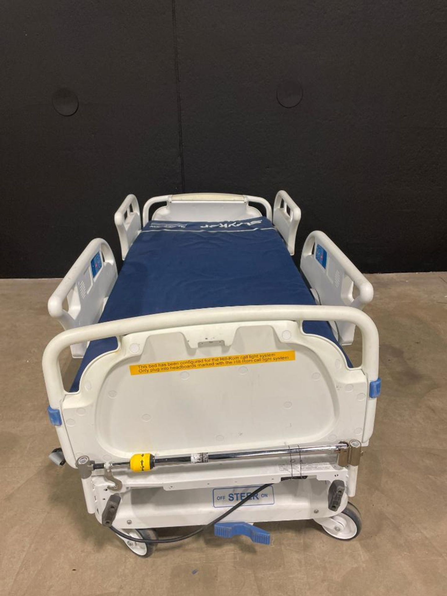 Stryker SECURE 3005 S3 HOSPITAL BED - Bild 4 aus 4