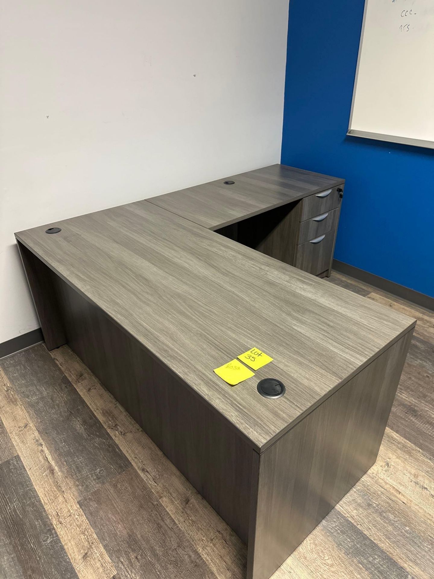 OFFICE DESK WITH FILE CABINET 5x6x3 FT
