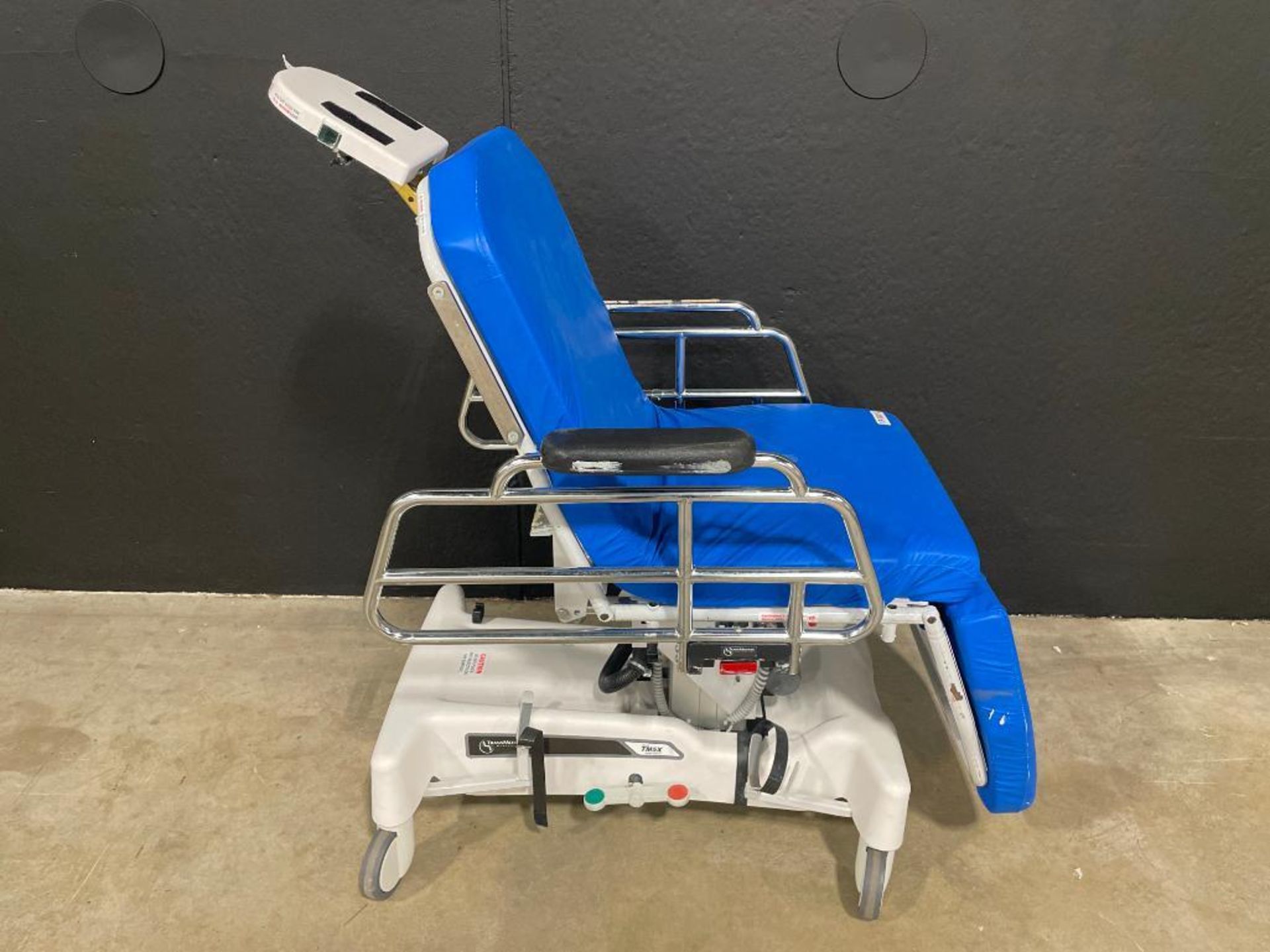 TRANSMOTION MEDICAL TM5X STRETCHER CHAIR - Image 3 of 4