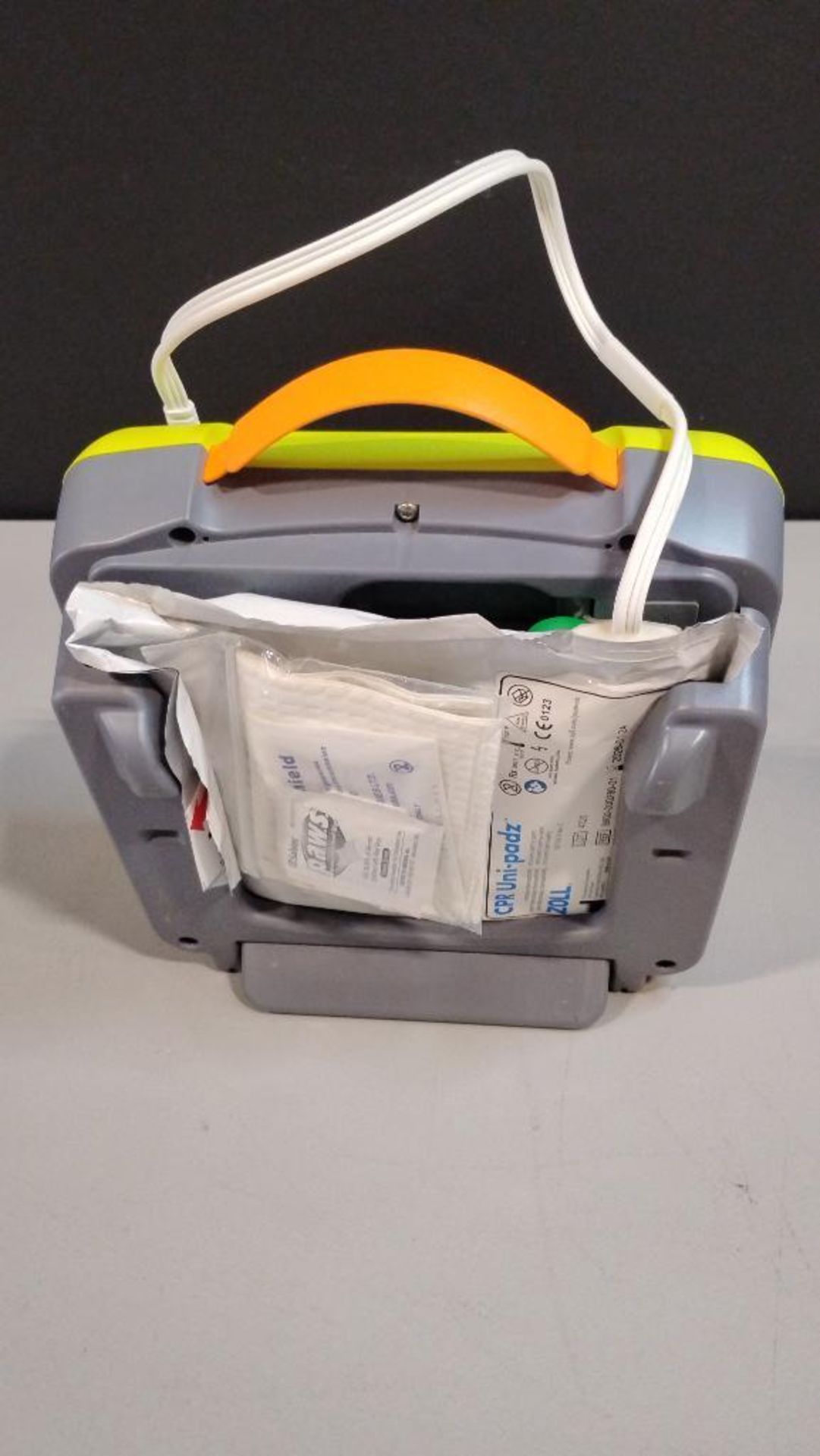 ZOLL AED 3 DEFIBRILLATOR - Image 3 of 4
