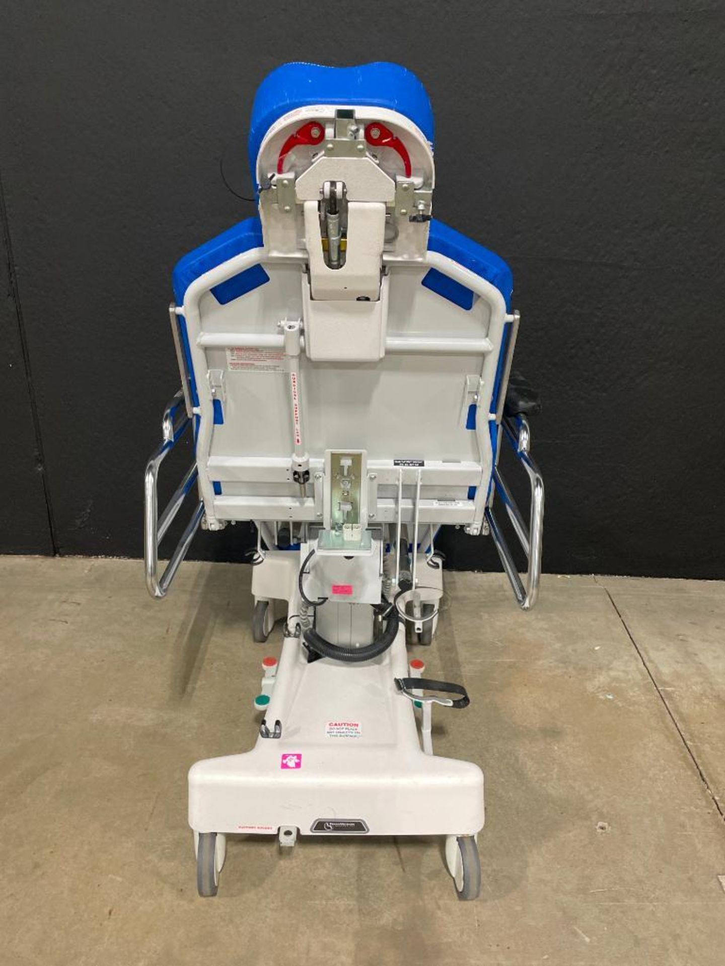 TRANSMOTION MEDICAL TM5X STRETCHER CHAIR - Image 4 of 4