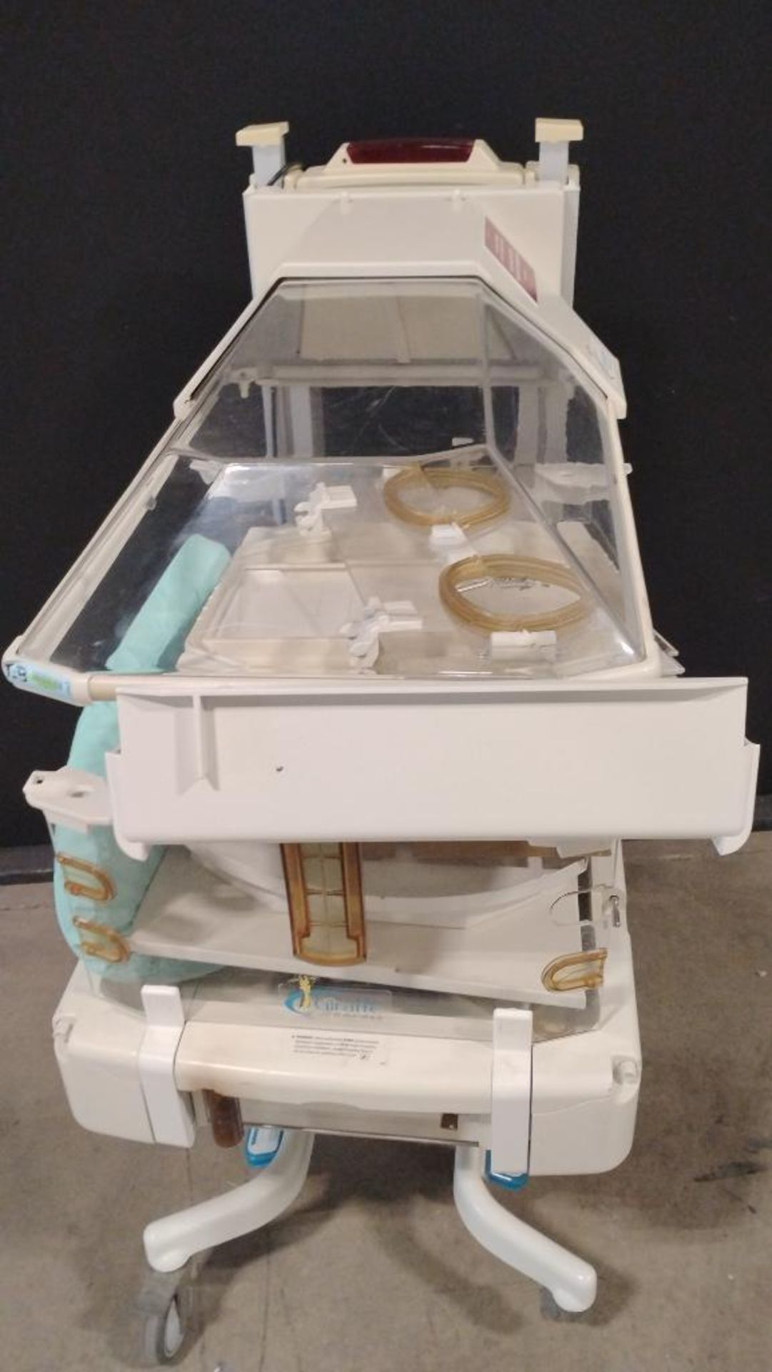 OHMEDA GIRAFFE OMNIBED INFANT INCUBATOR - Image 2 of 5