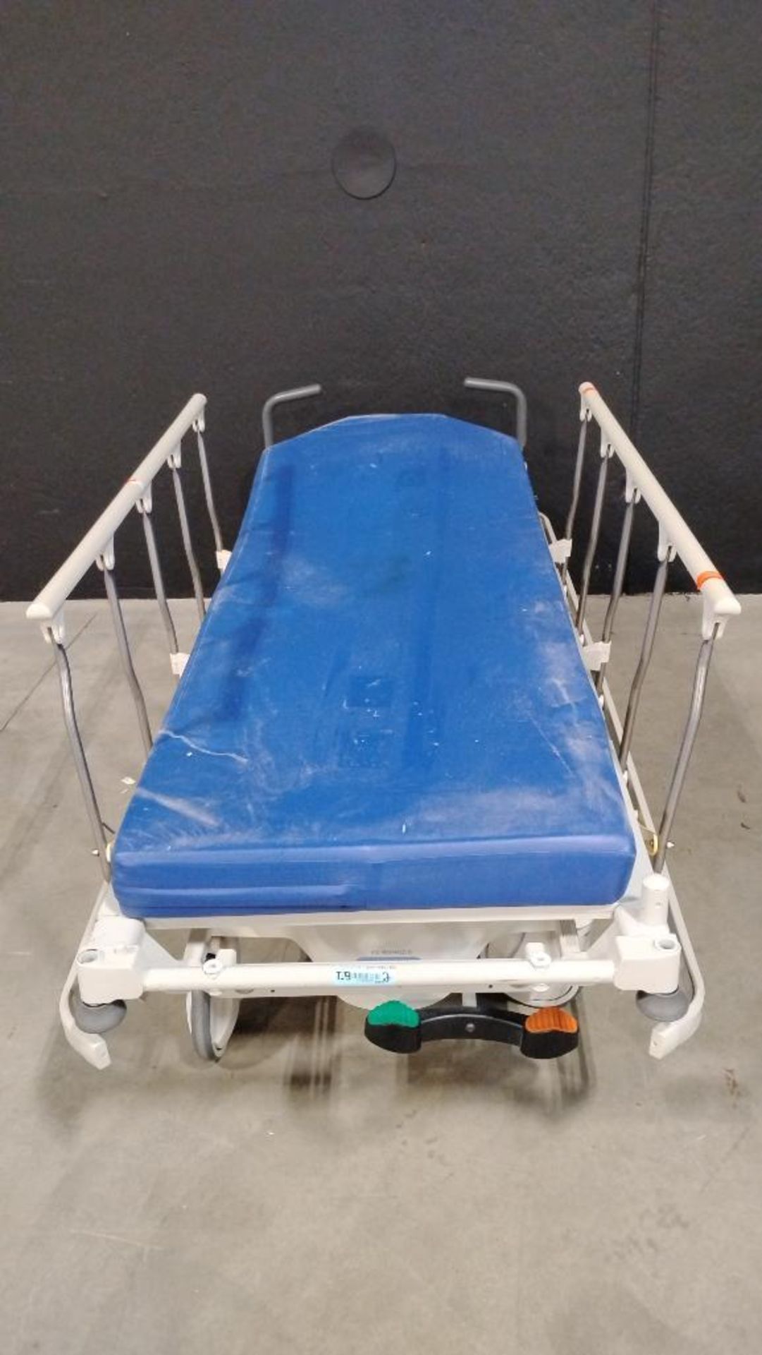 HILL-ROM P8000 STRETCHER