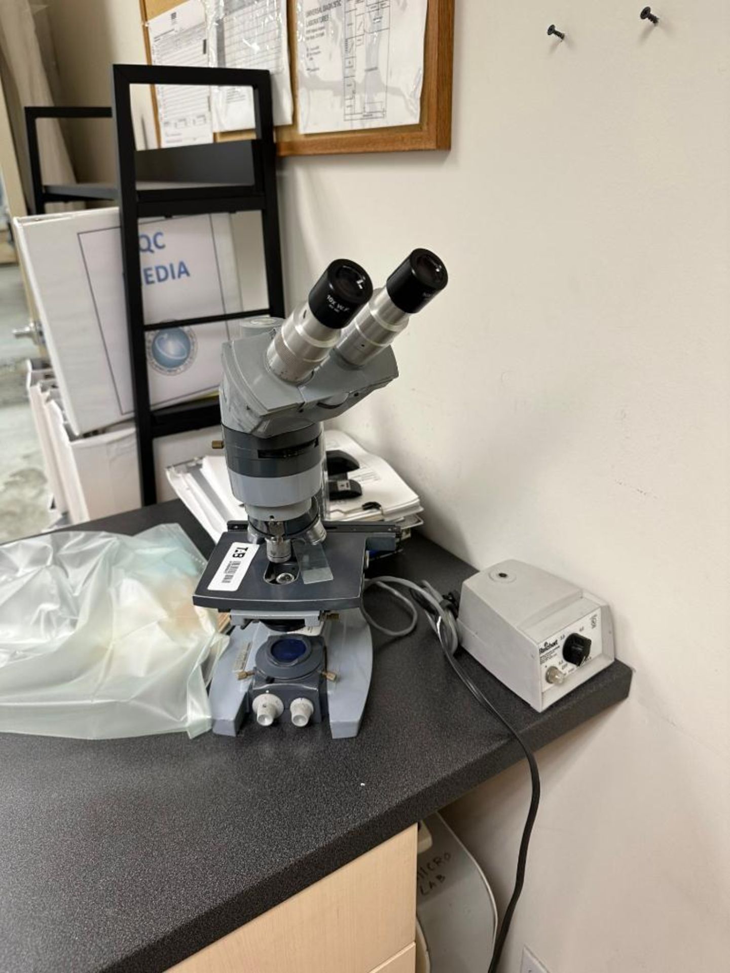 AO LAB MICROSCOPE WITH 4 OBJECTIVES