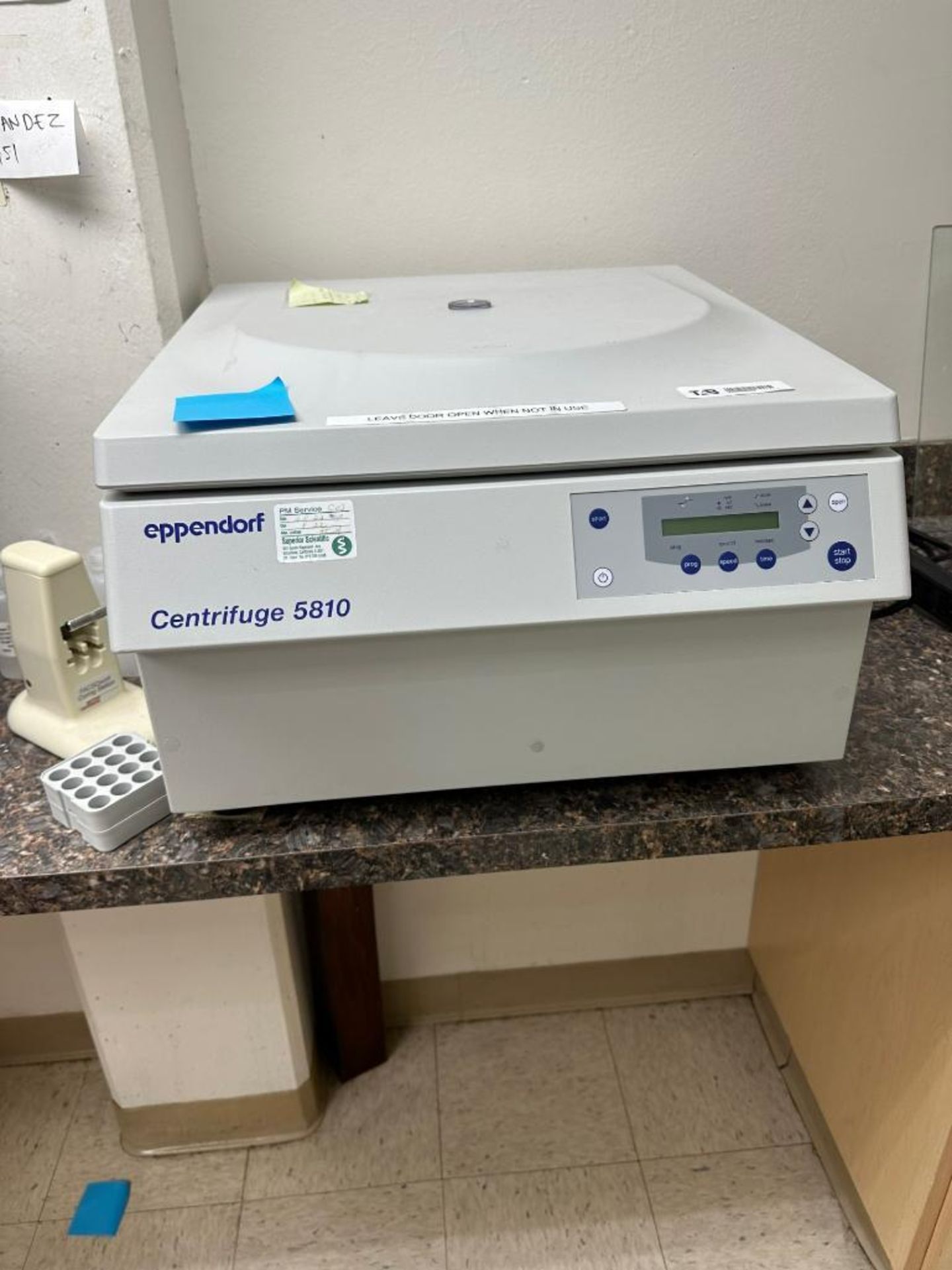 EPPENDORF 5810 CENTRIFUGE - Image 2 of 2